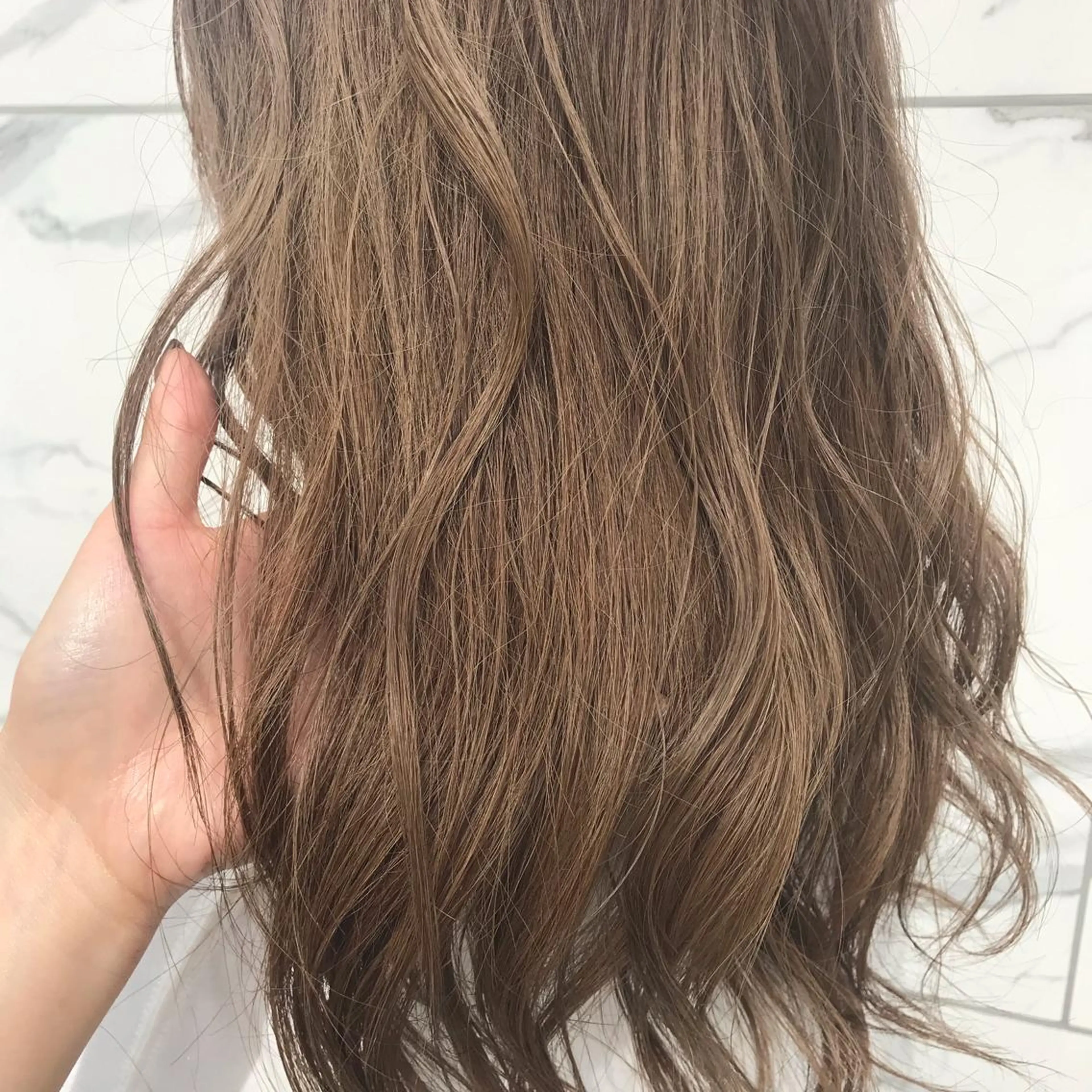 ロング カラー ベージュカラー ブリーチ カット ヘアカラー トリートメント 韓国ヘア☁️ mitsukiのヘアスタイル