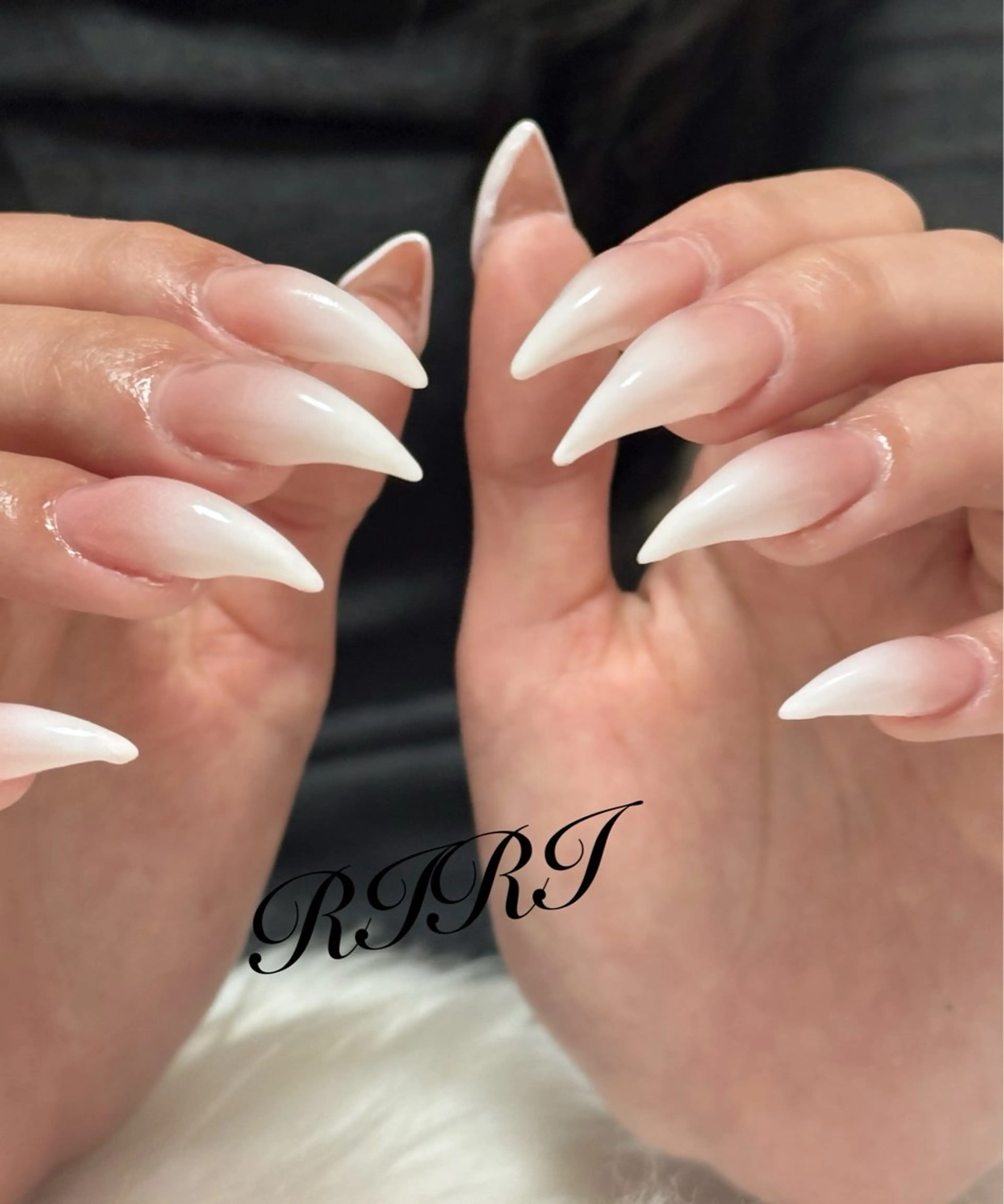 ネイル ジェルネイル ロングネイル スカルプネイル シンプルネイル ハンドネイル riri オーナーのネイルデザイン