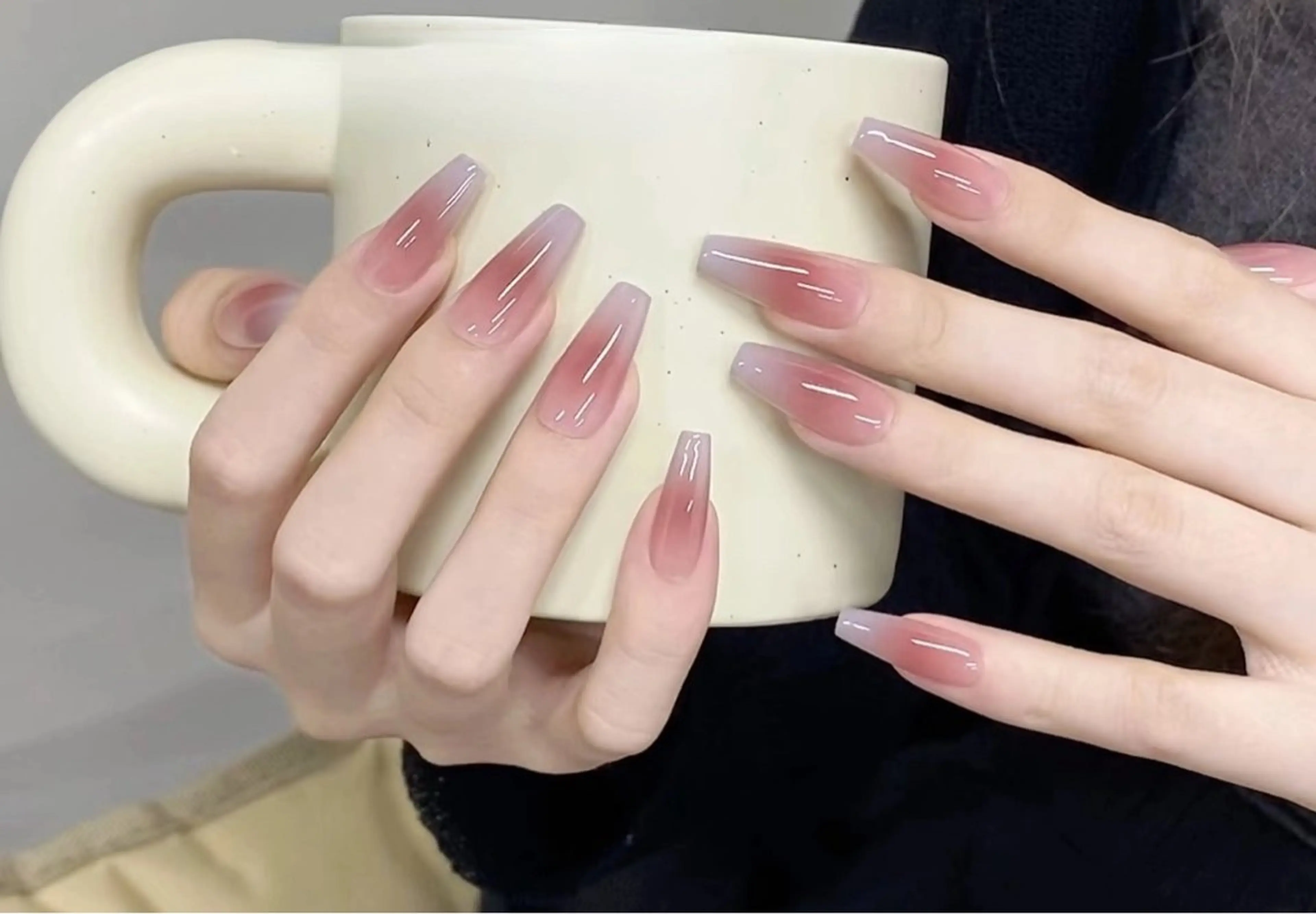 ネイル pink ladyサロン所属・べ にのネイルデザイン