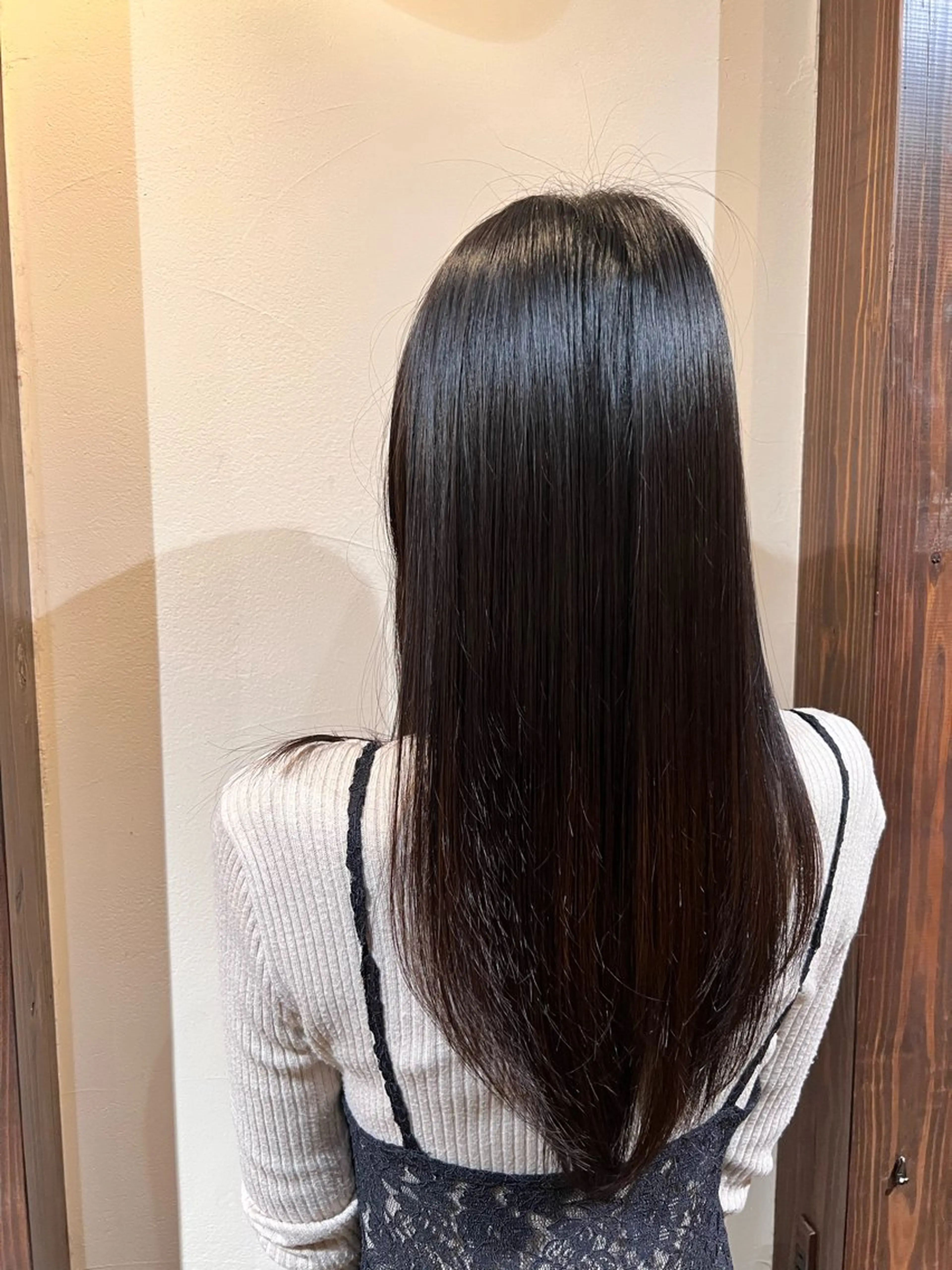 ロング 酸性ストレート Luster Friends所属・まゆ | 艶カラー | ストレートのヘアスタイル