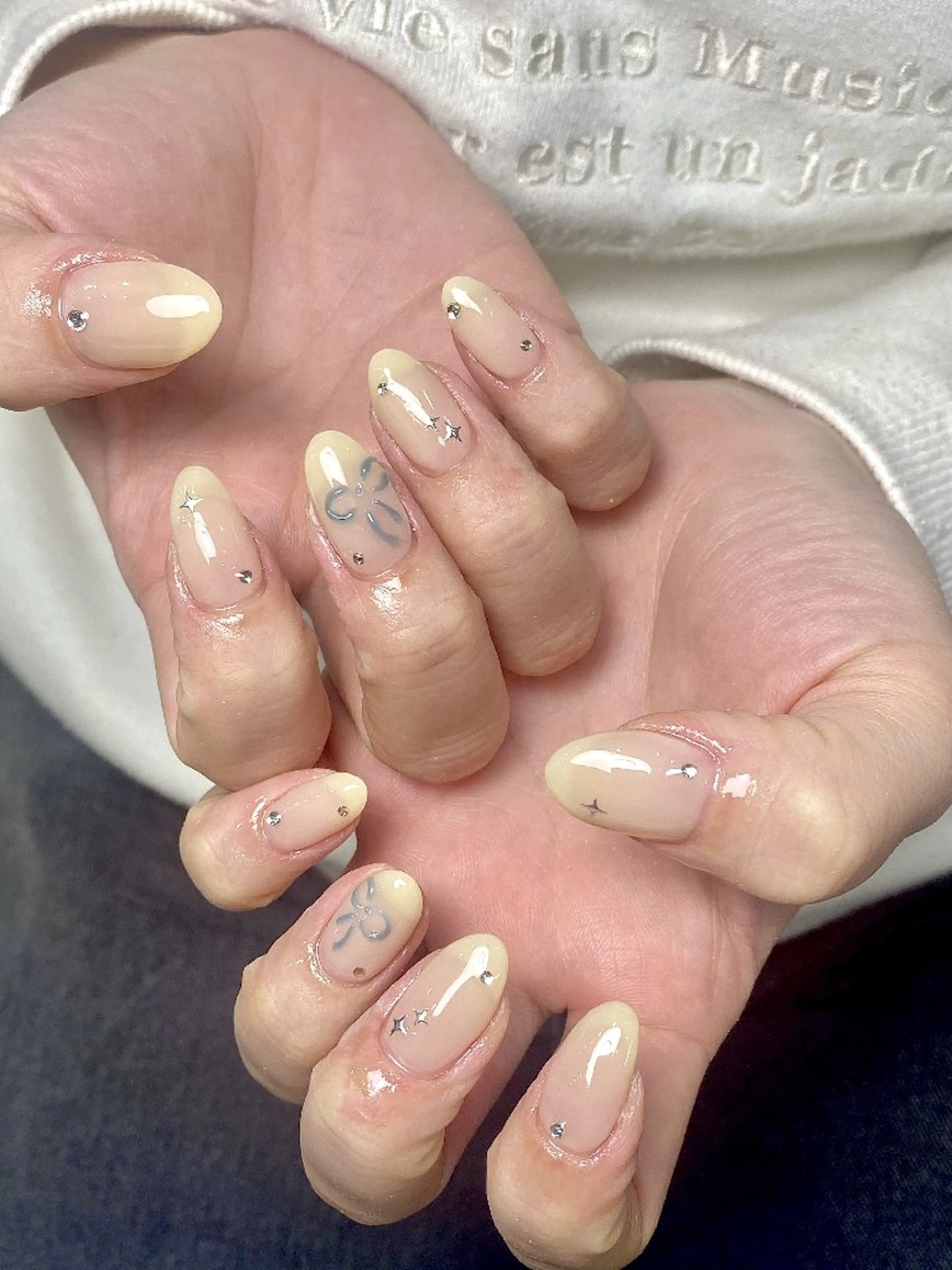ネイル チークネイル フレンチネイル ジェルネイル ガラスフレンチ キラキラネイル ハンドネイル UM Nail Salonのネイルデザイン