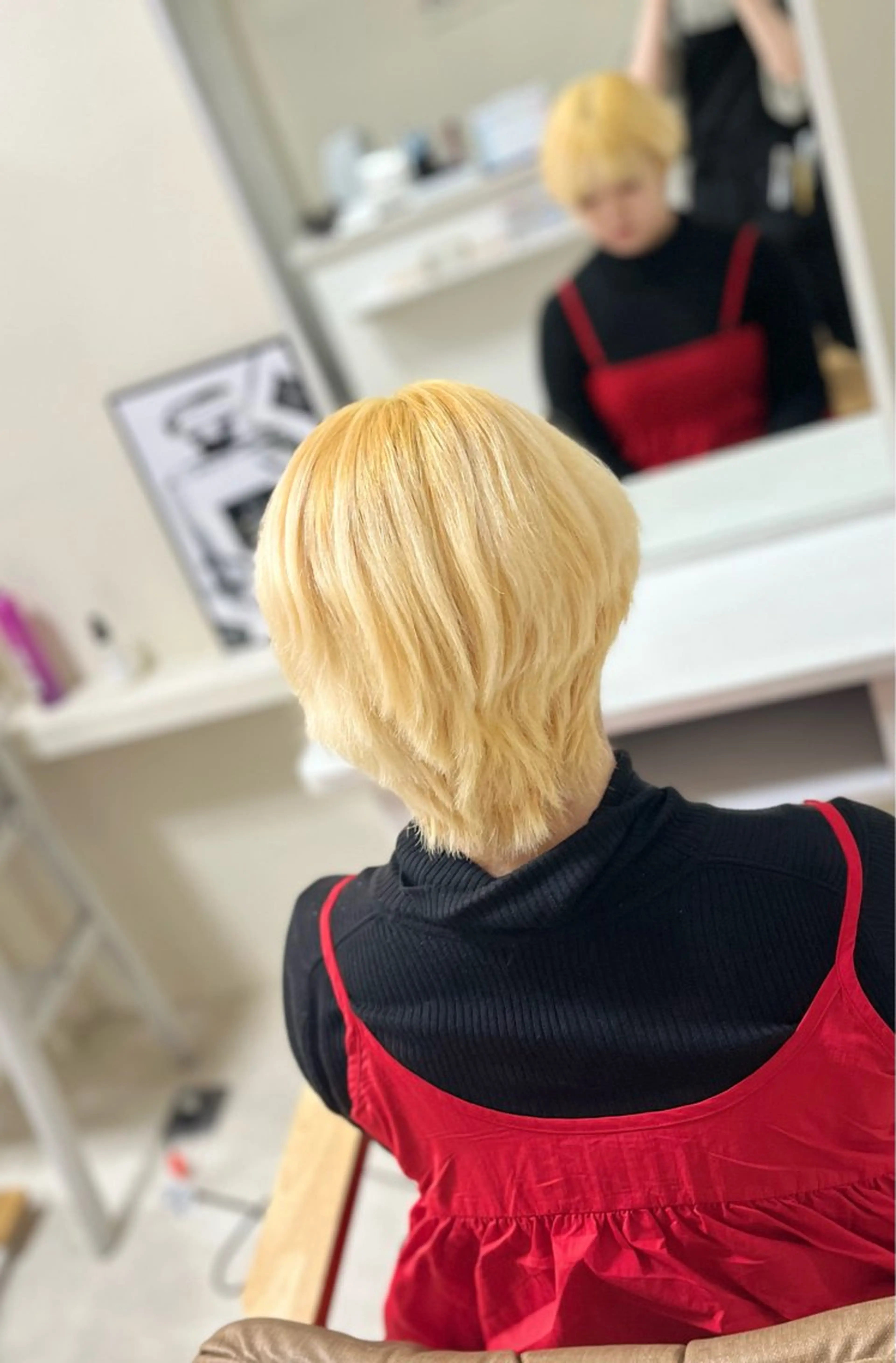 ショート イエローカラー ヘアカラー トリートメント 🎀carina ハイトーンカラー🎀のヘアスタイル