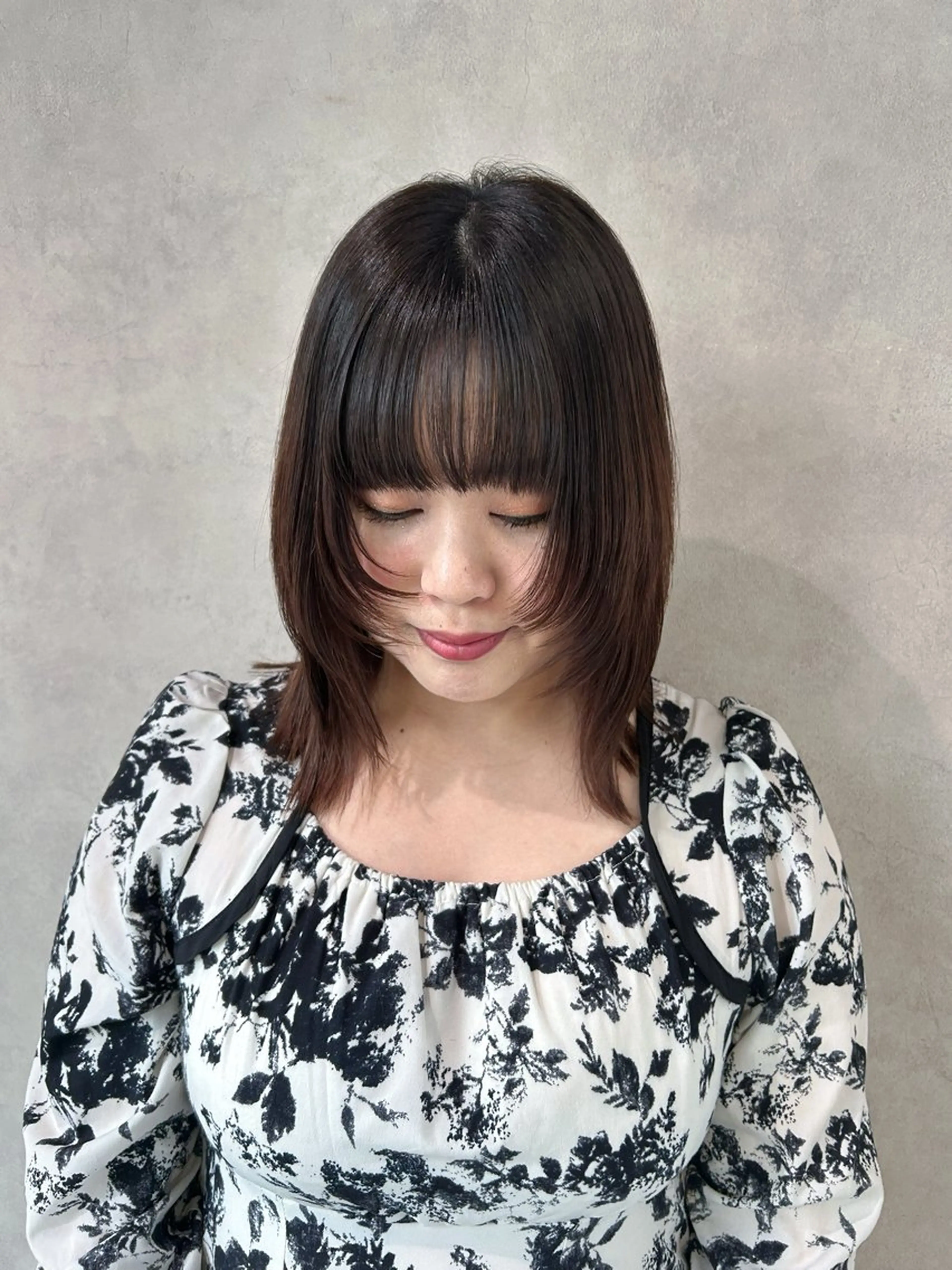 ミディアム 顔まわりレイヤー 顔周りカット レイヤーカット カット ボブ/レイヤー/ ダブルカラー/みのりのヘアスタイル