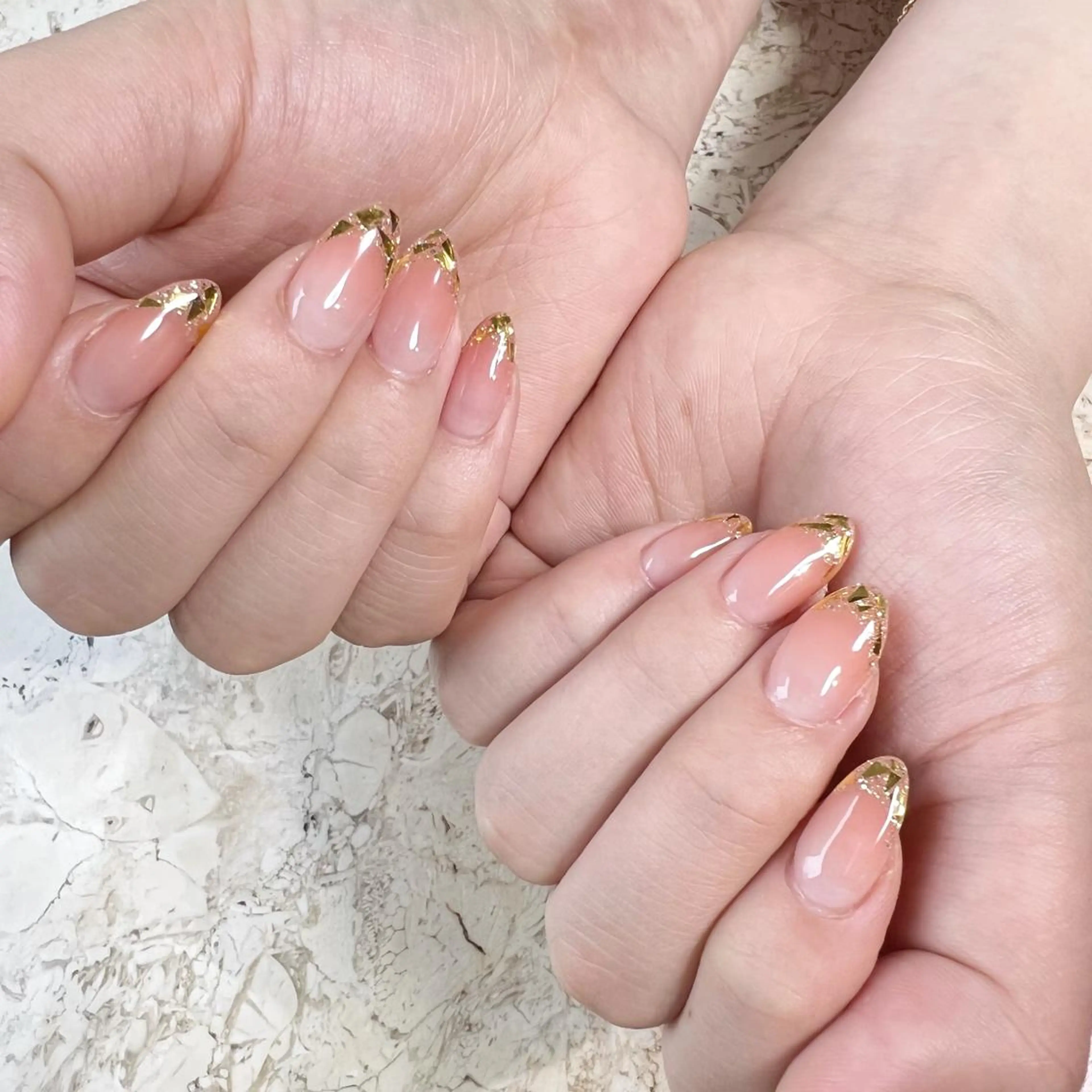 ネイル アニマル柄 アートネイル フレンチネイル ジェルネイル ガラスフレンチ ハンドネイル フットネイル nail salon mieux(ミュー)のネイルデザイン