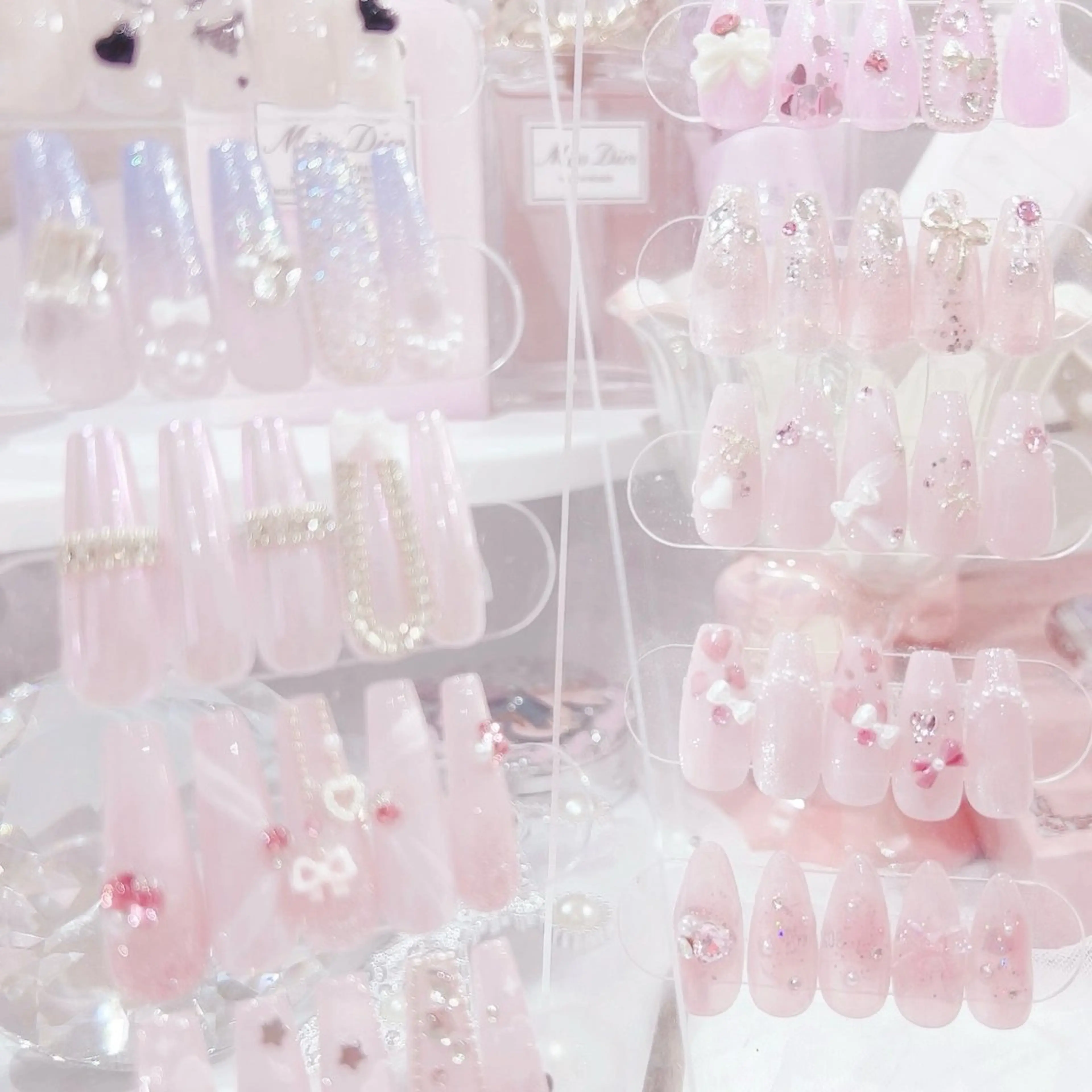 ネイル nailsalon Miss Shirley所属・Miss Shirley新宿のネイルデザイン