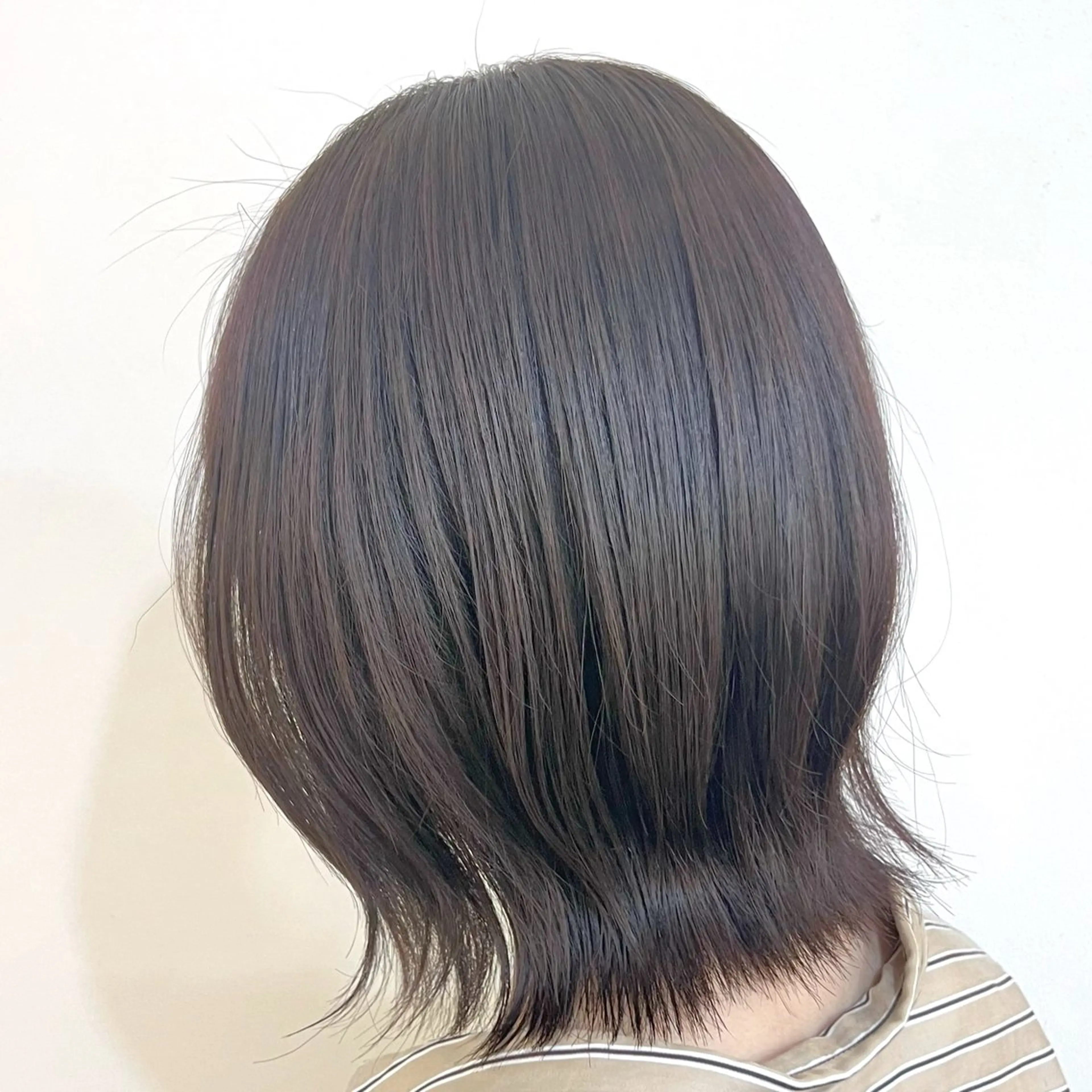 ミディアム カラー パーマ ベージュカラー 黒髪 ブルーカラー ブルーブラック ブラウンカラー ブリーチなし/ ベージュ/akiraのヘアスタイル