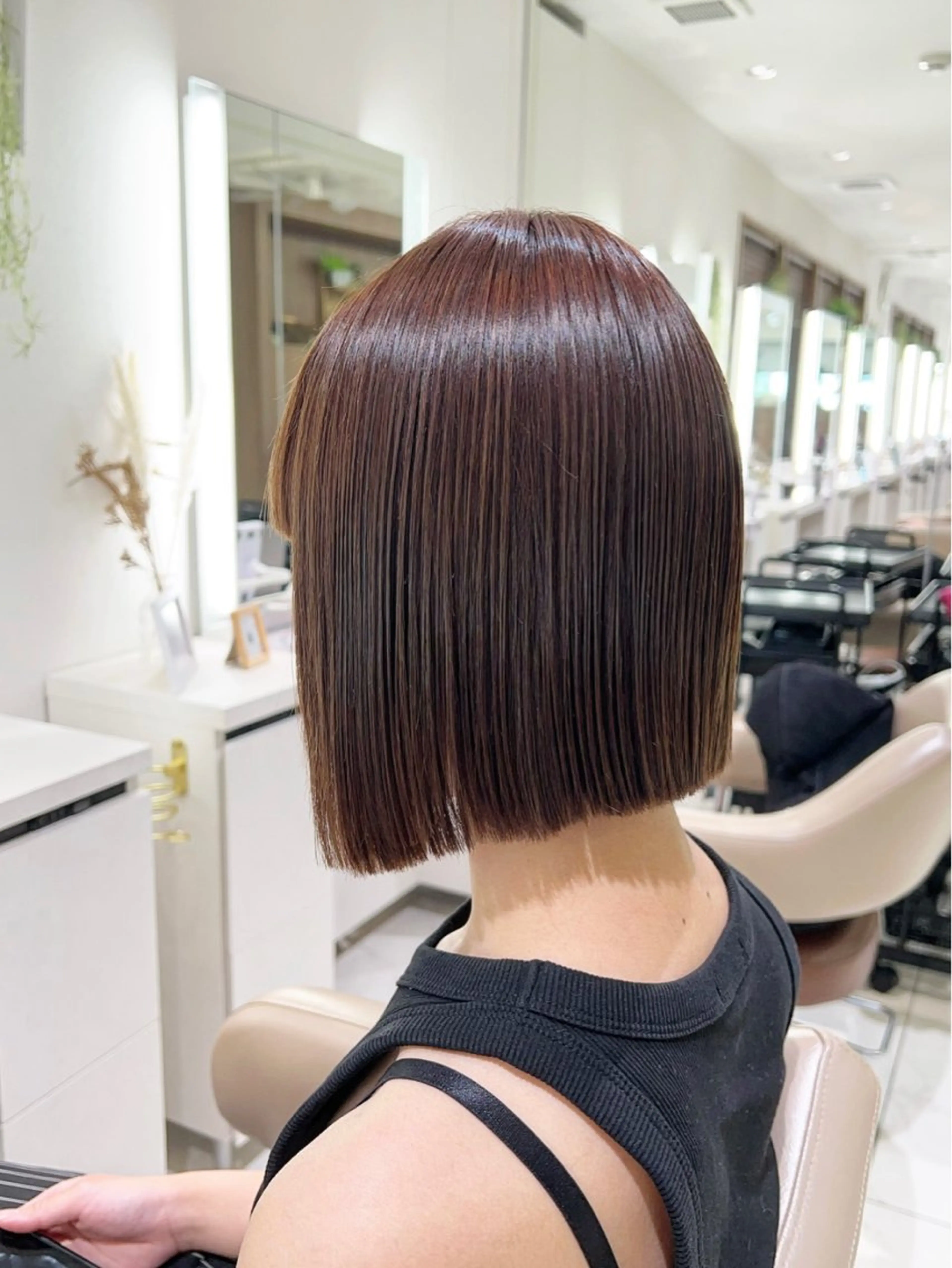 ショート ボブ 髪質改善 カット 縮毛矯正 トリートメント 三箇島 陽香のヘアスタイル