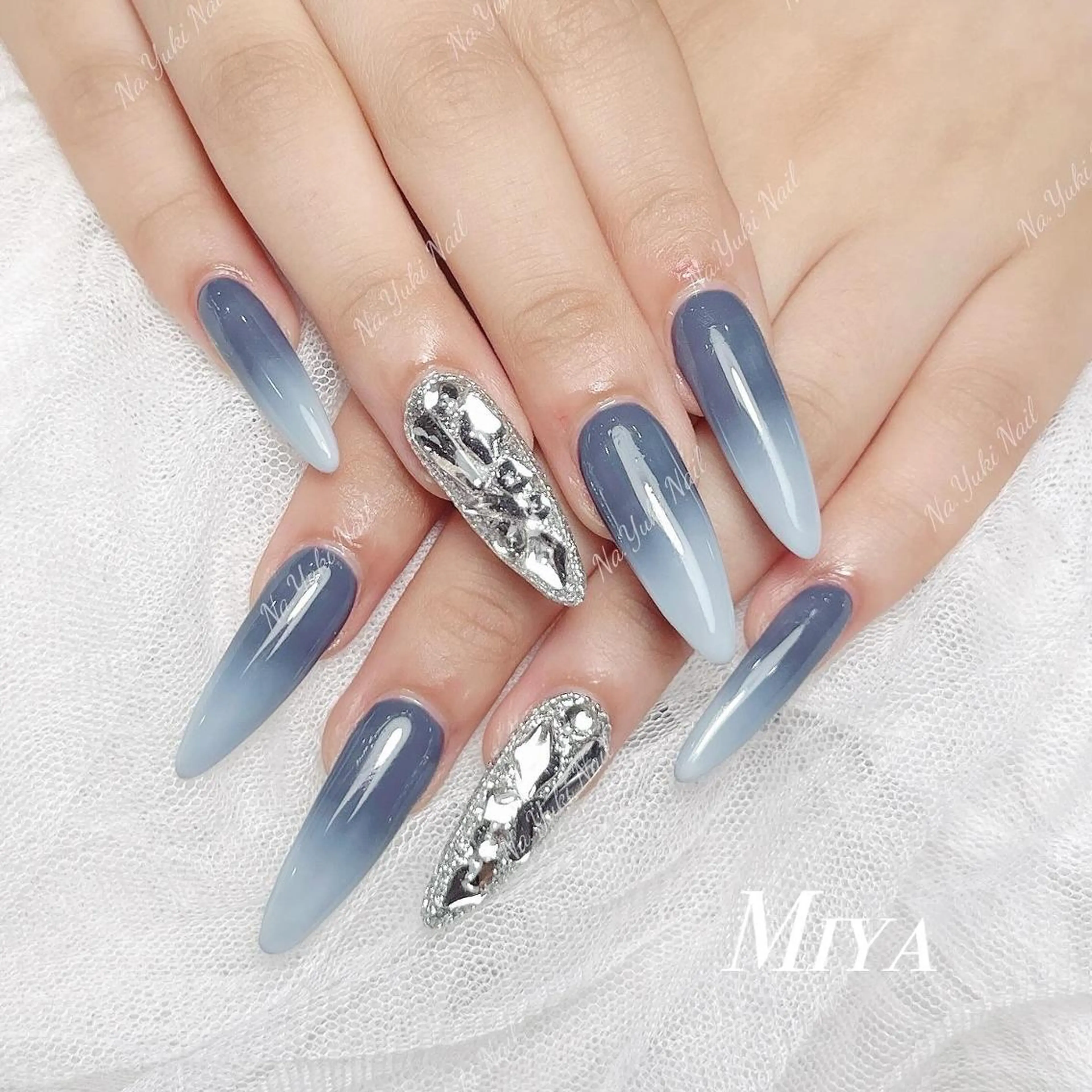 ネイル Queenie 🦋のネイルデザイン