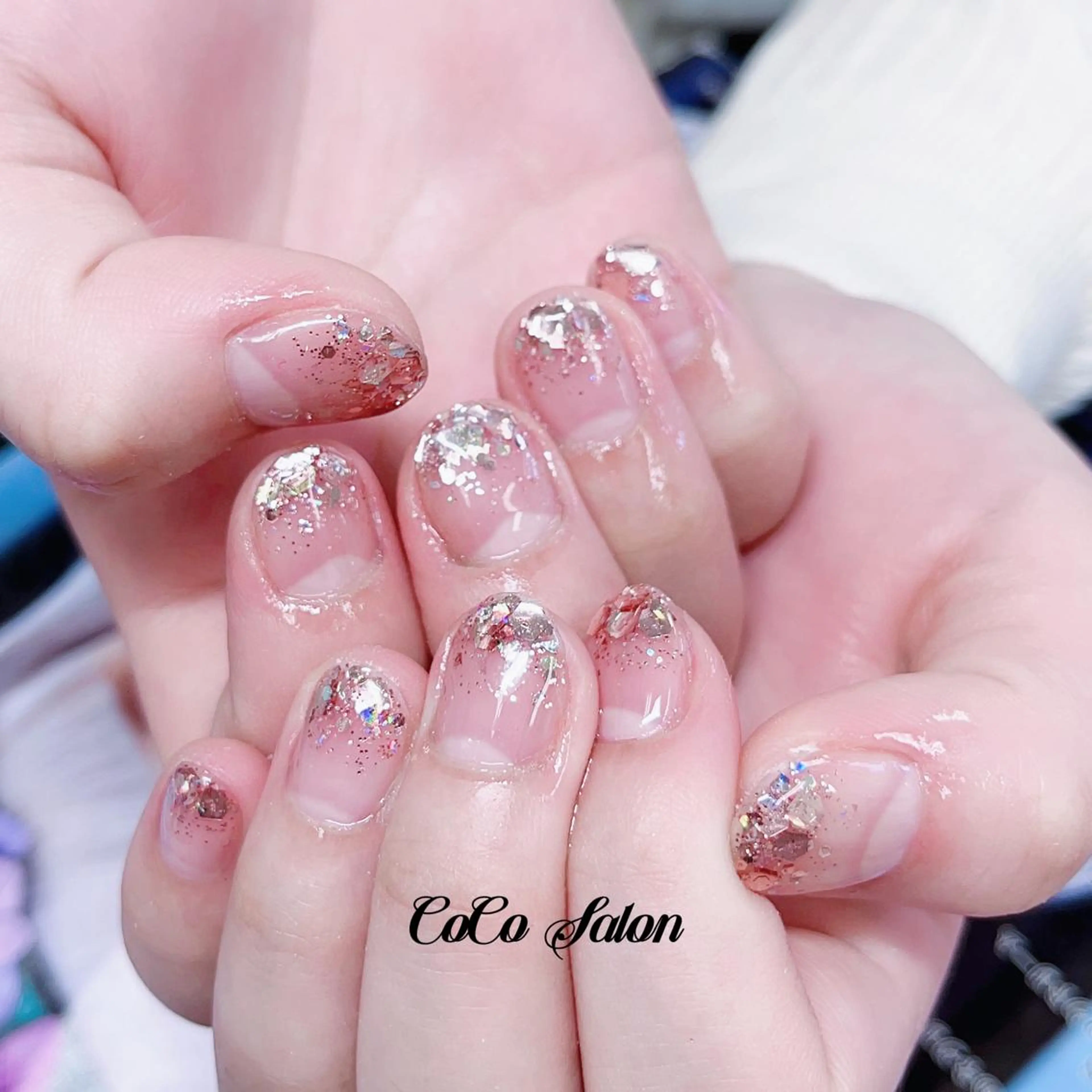 ネイル 長さ出し ジェルネイル ゴールド グラデーション ホログラムネイル CoCoSalon ネイル/まつ毛予約のネイルデザイン