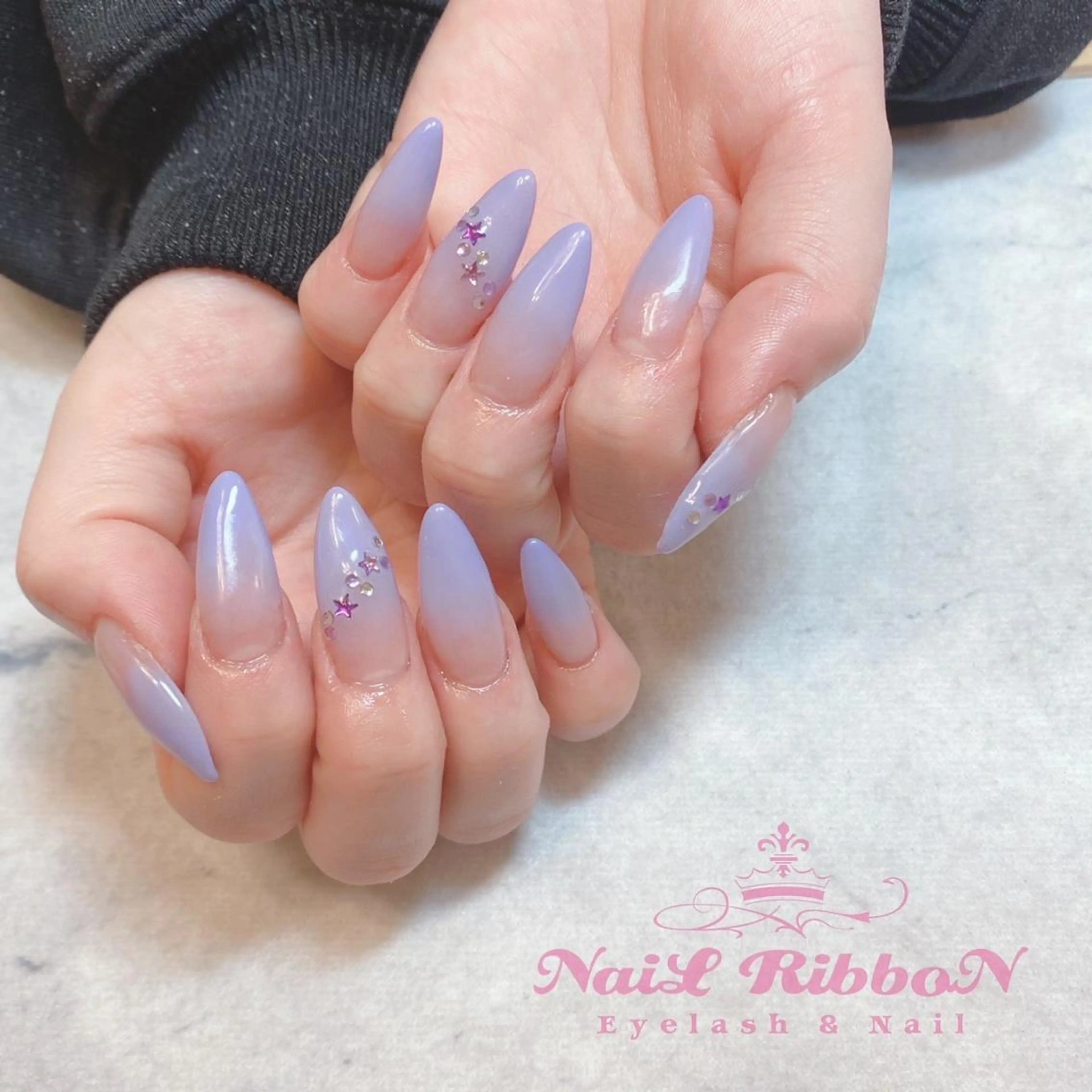 ネイル ネイルリボン 受付スタッフのネイルデザイン