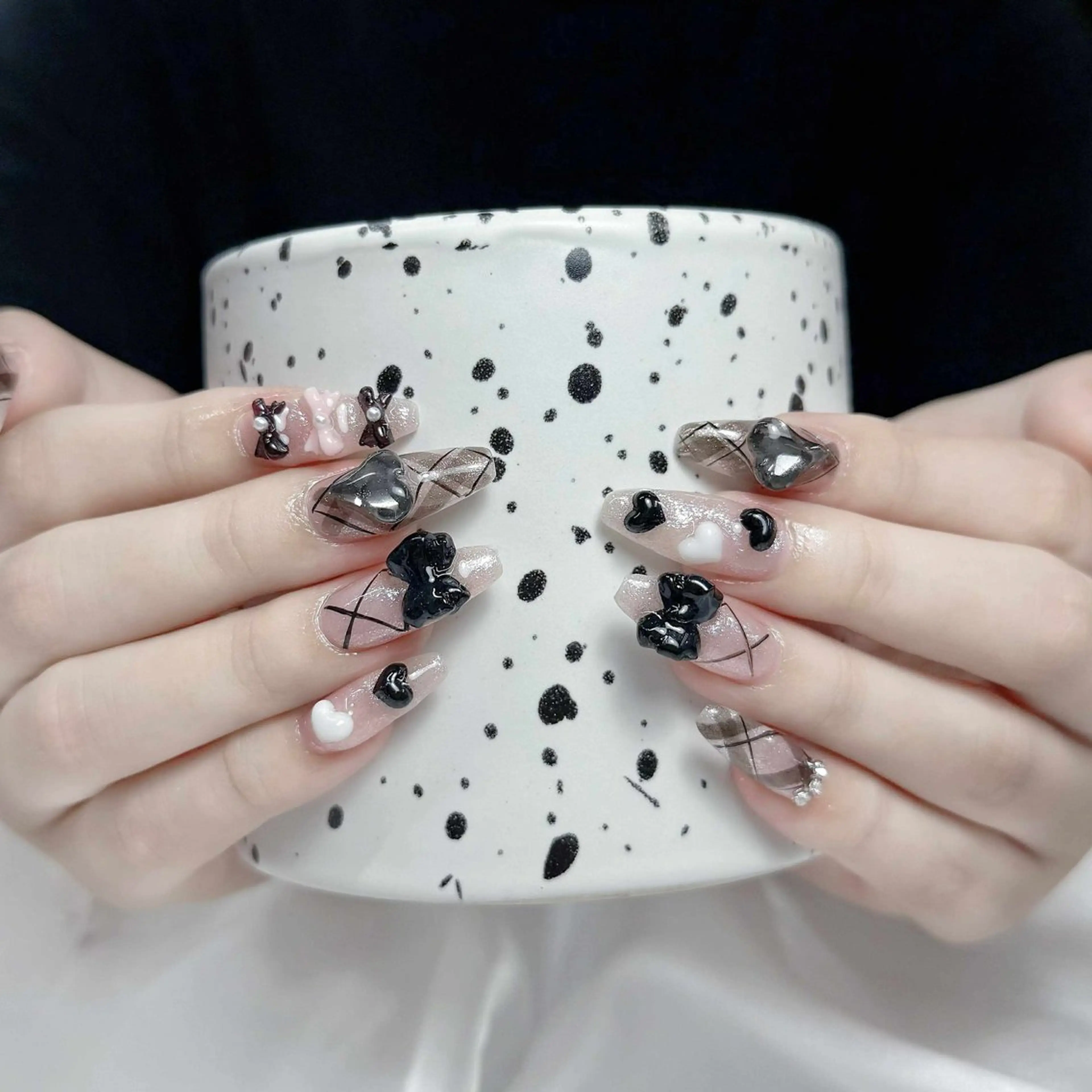 ネイル アートネイル キラキラネイル ハンドネイル ハンドケア Nova Nail Nambaのネイルデザイン