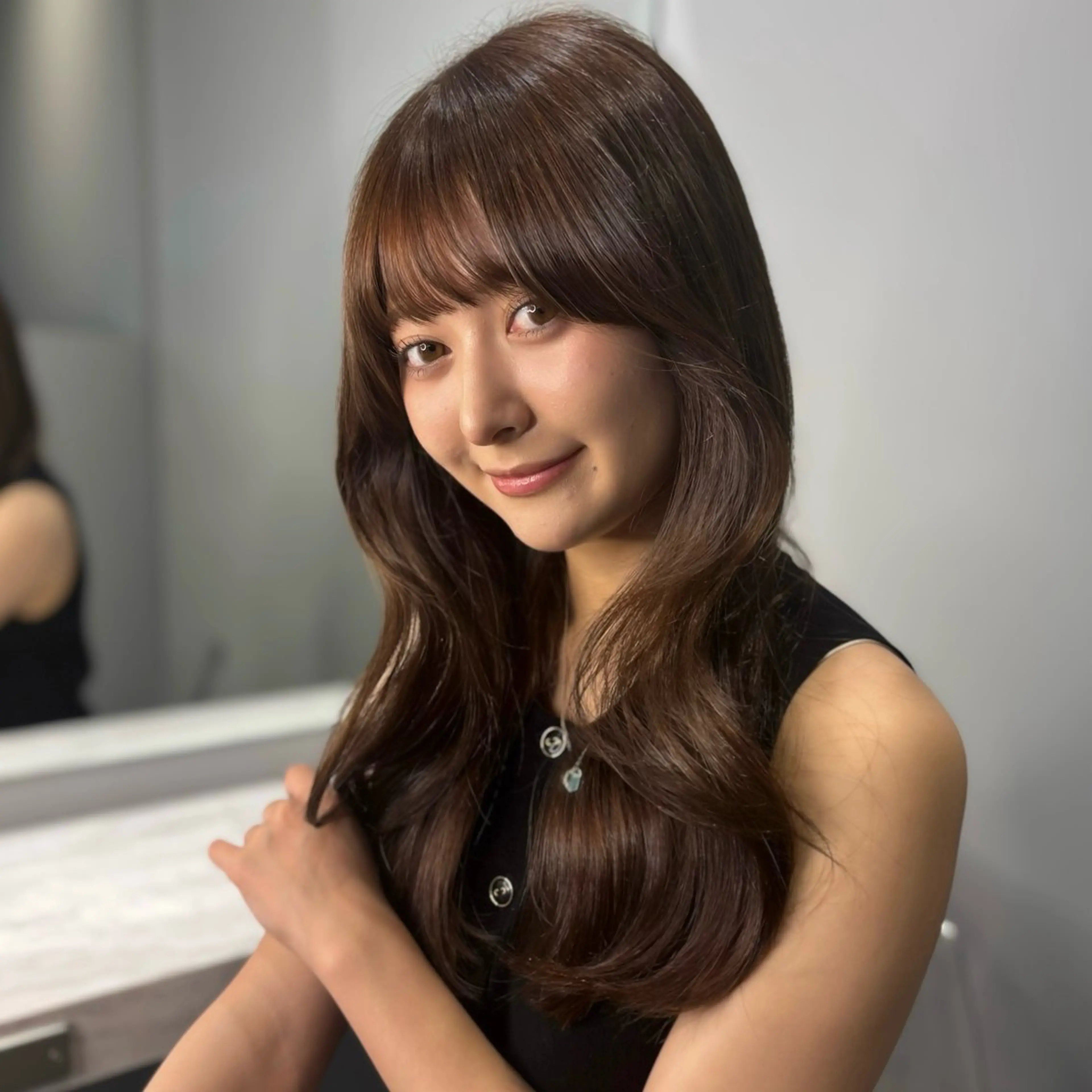 セミロング 暗髪／艶髪／渋谷/ モモカ🎀のヘアスタイル