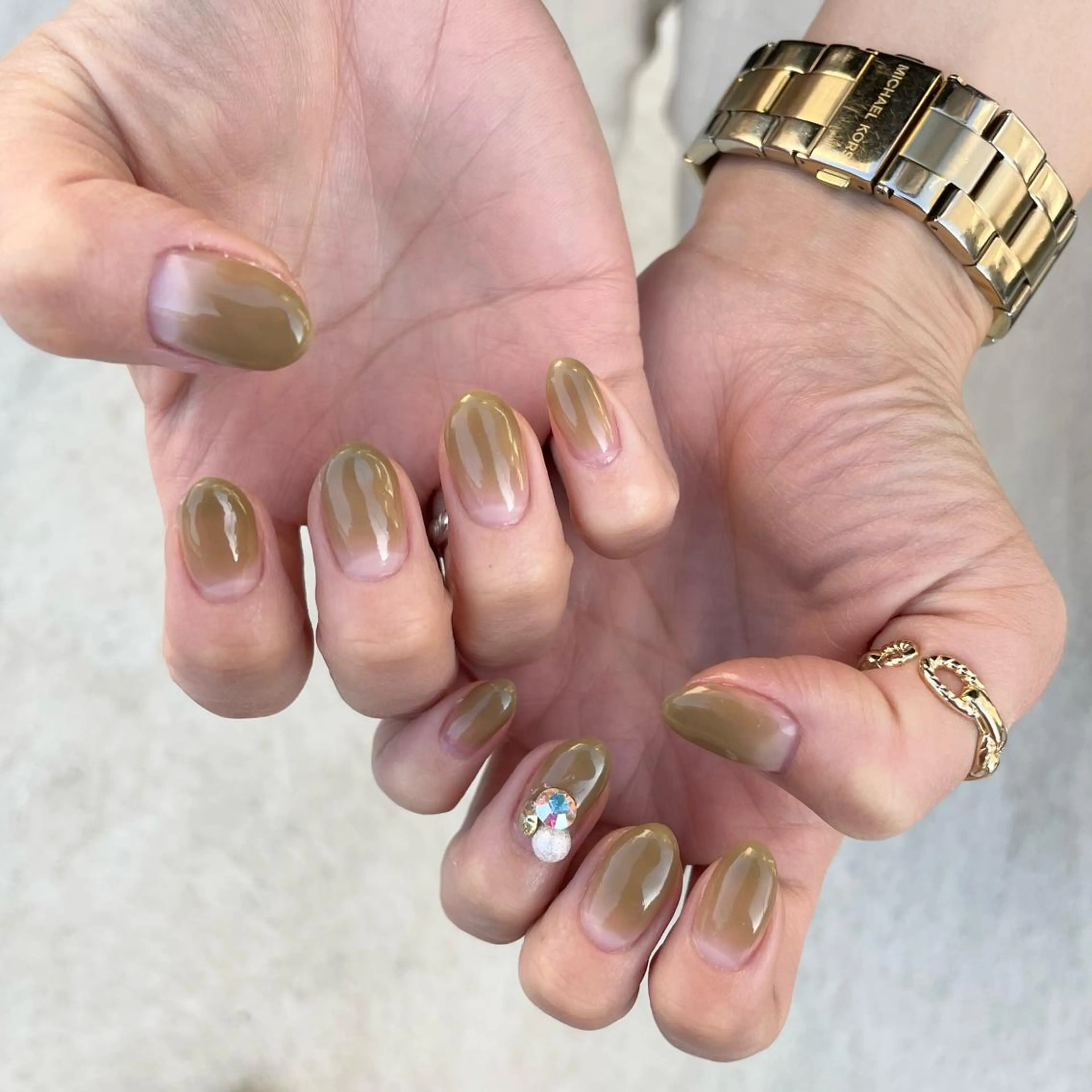 ネイル グラデーション ストーンネイル ハンドネイル Sea  nail by emaのネイルデザイン