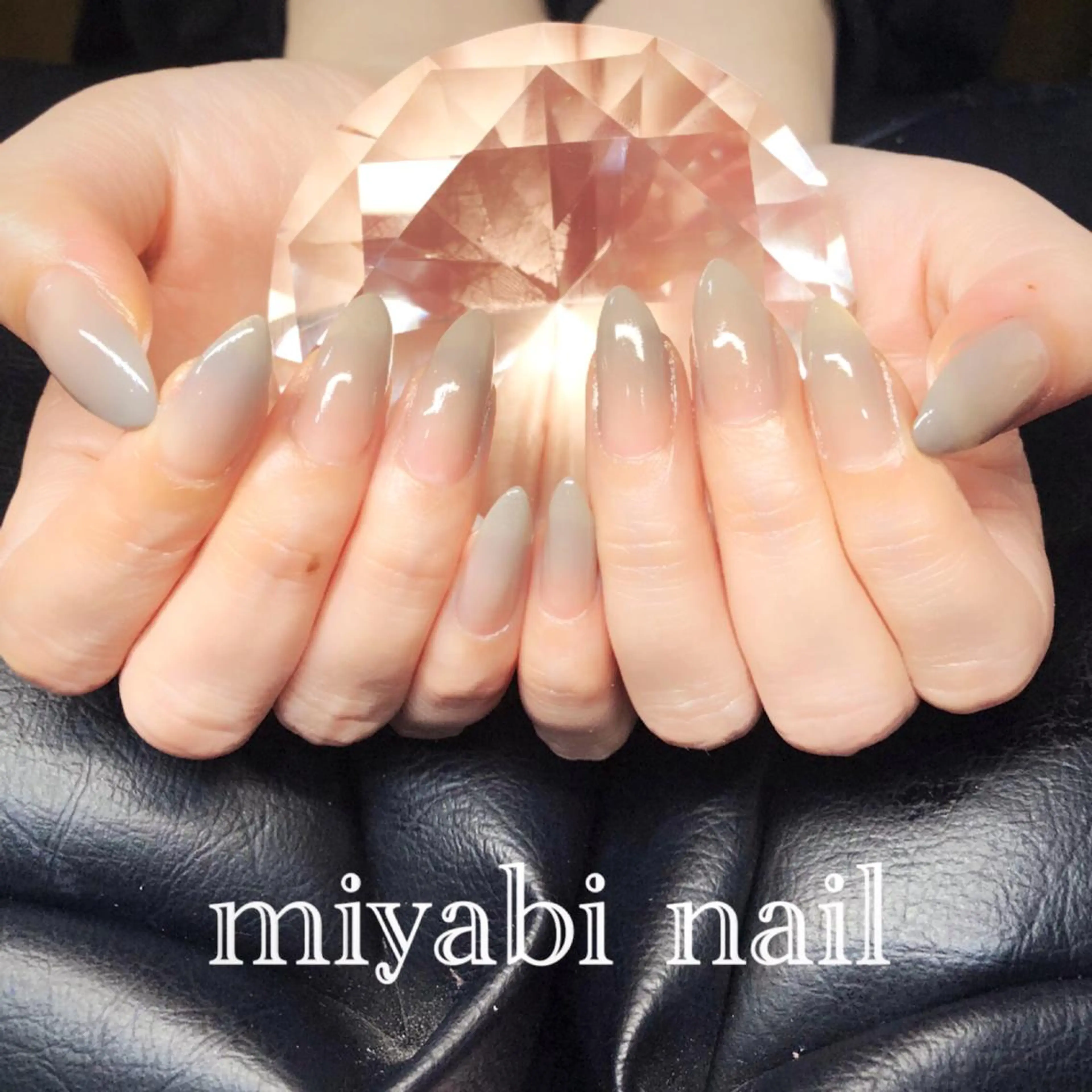 ネイル ジェルネイル グラデーション シルバー 冬ネイル ハンドネイル miyabi nail 桂川駅近くのネイルデザイン