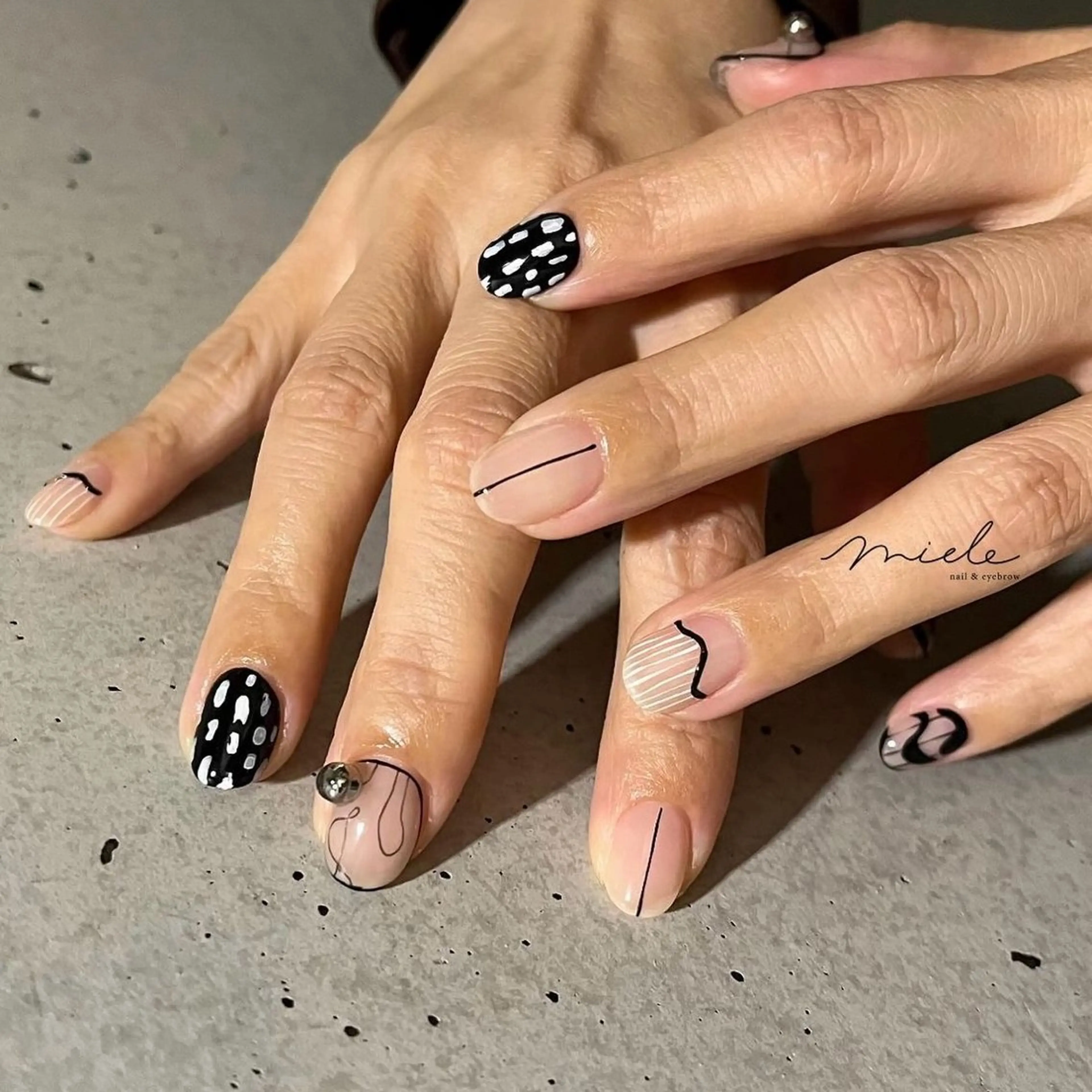 ネイル ハンドネイル miele【ミエレ】 シンプル一癖のネイルデザイン