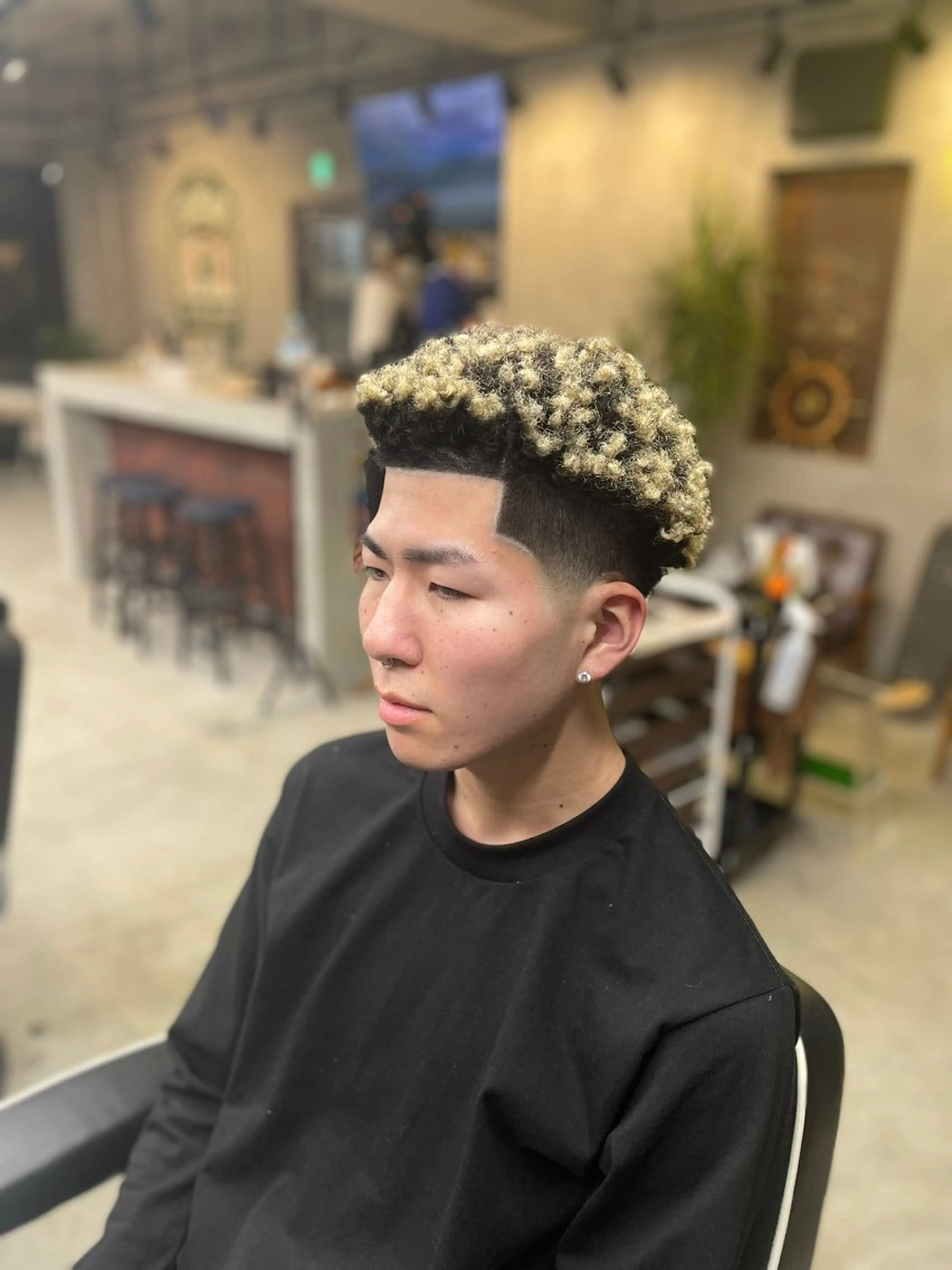 メンズ カット パーマ ヒロ銀座バーバーショップ新宿店所属・ITO TOMのヘアスタイル