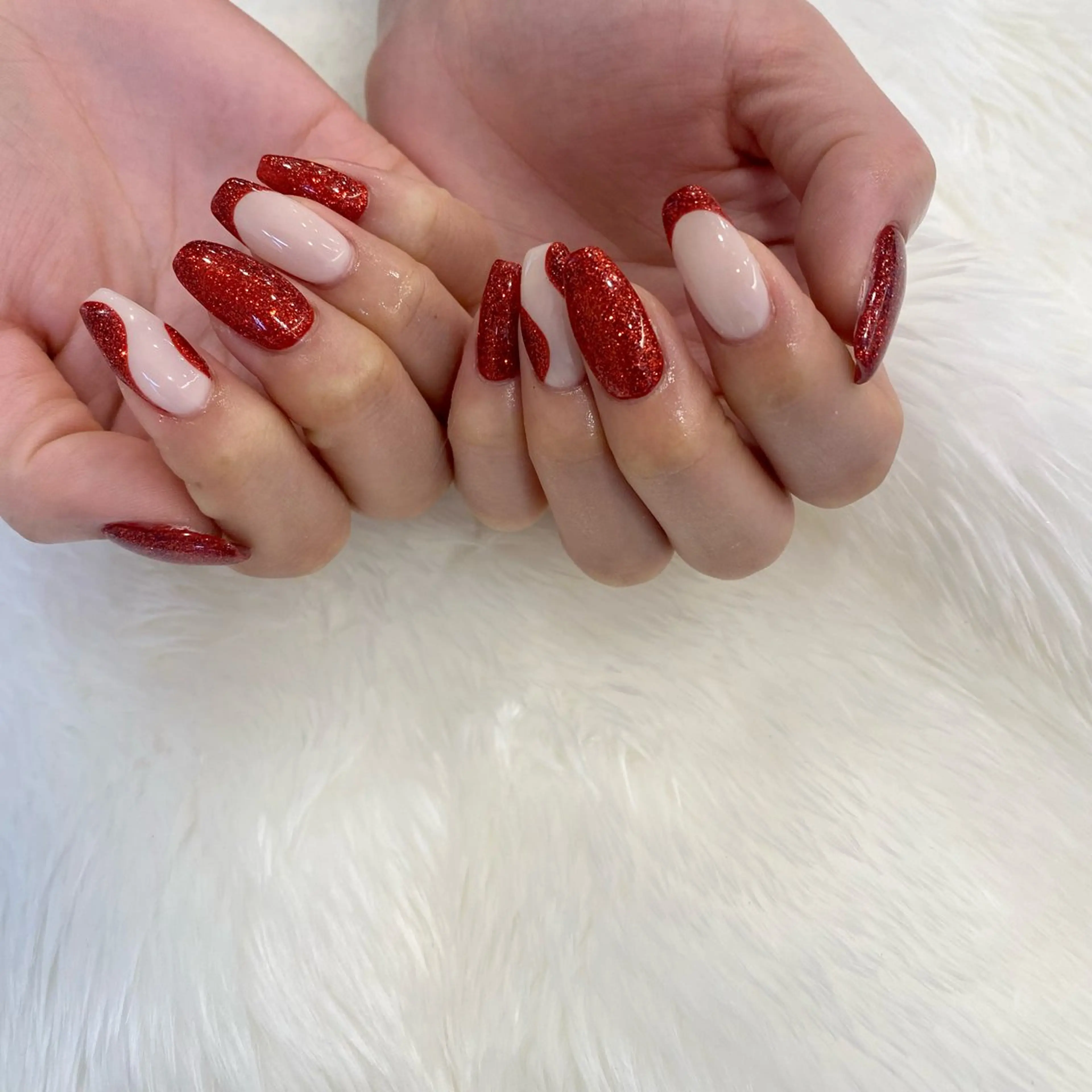 ネイル キラキラネイル ラメ(グリッター) オフィスネイル 冬ネイル クリスマス Nailsalon Merci所属・Merci momoのネイルデザイン