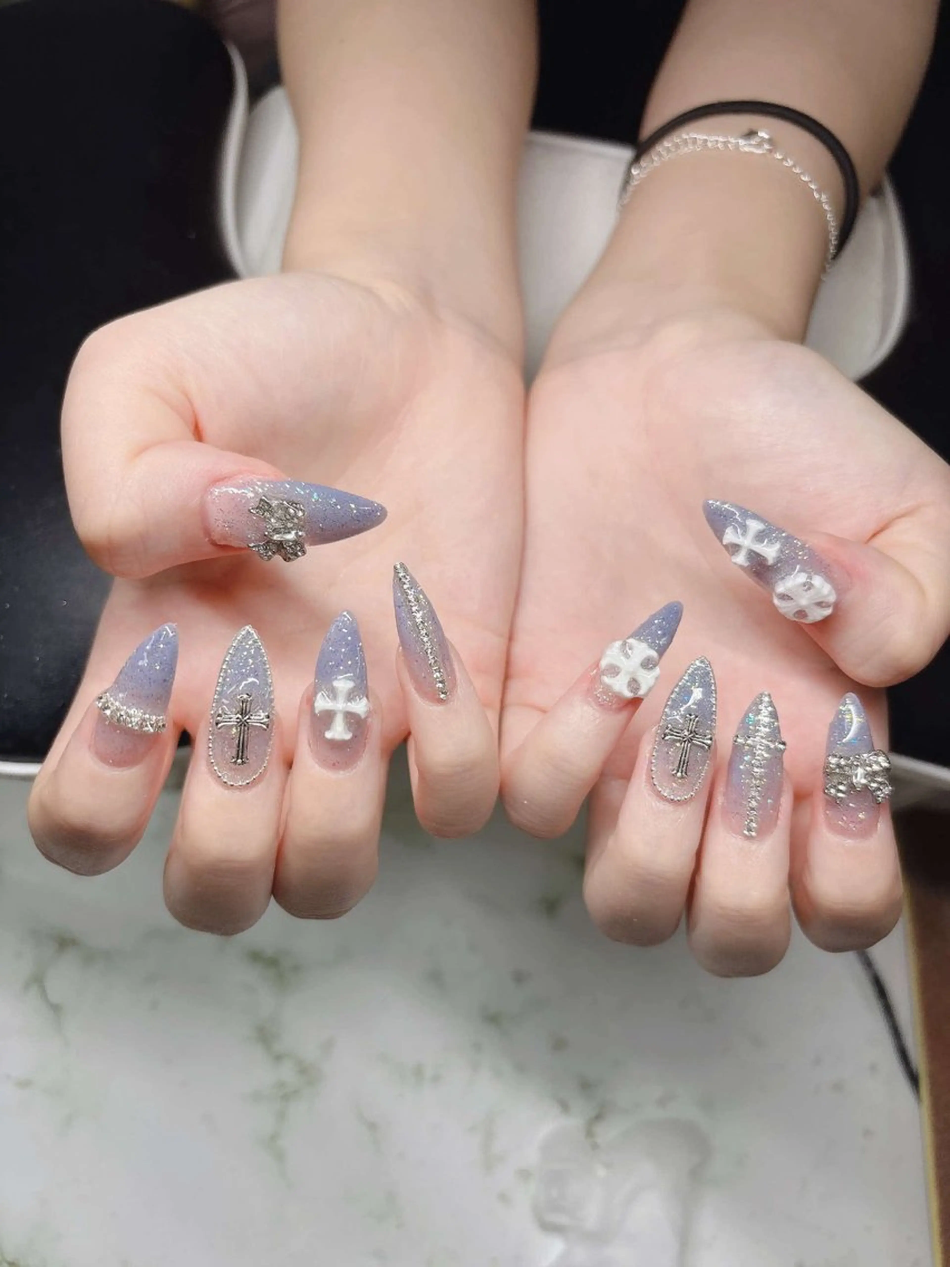ネイル 長さ出し グラデーション 卒業式 キラキラネイル マグネットネイル ハンドネイル Lee Nailsのネイルデザイン