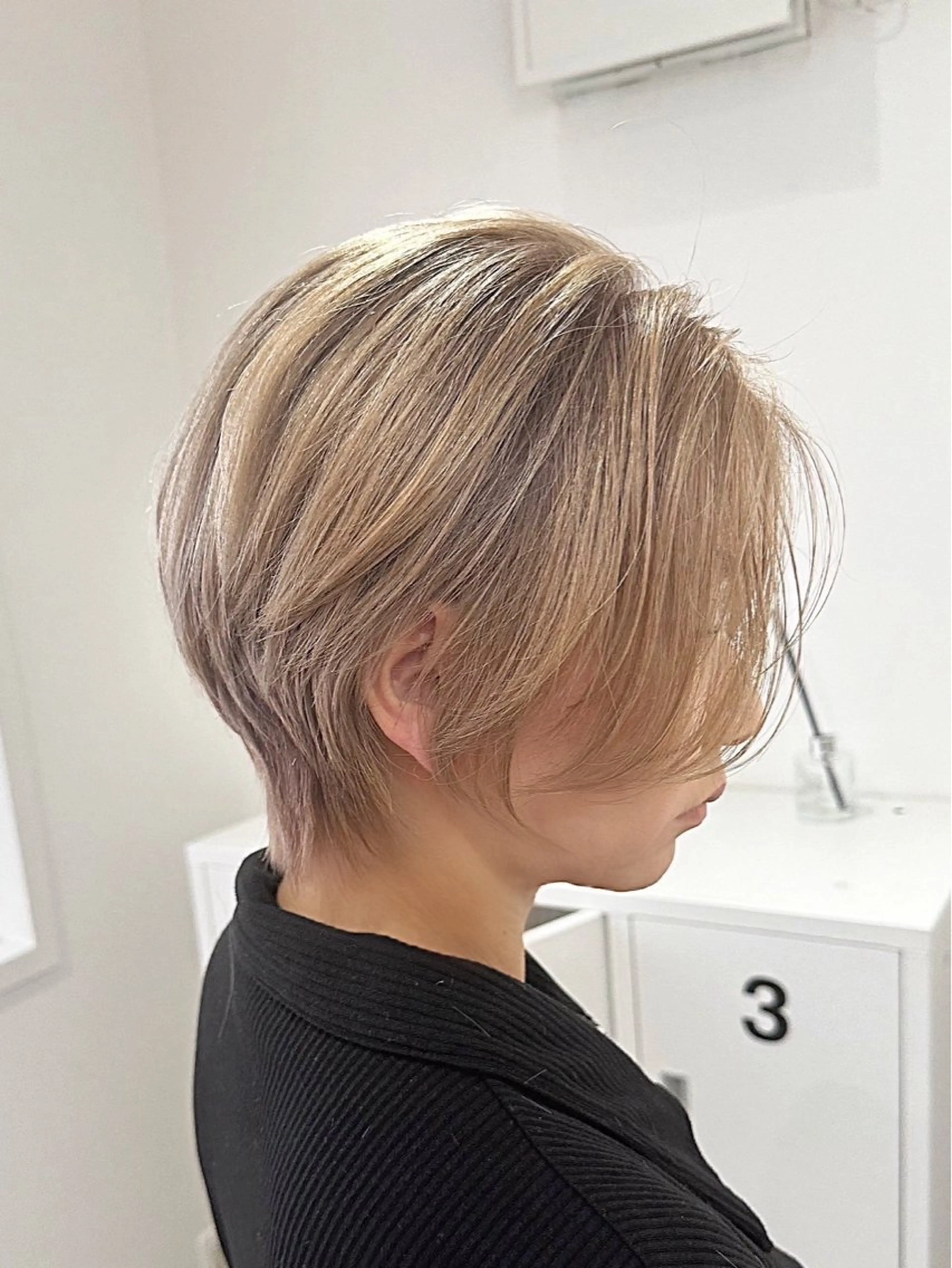 ショート カラー ベージュカラー ブリーチ ハイトーンカラー ホワイトベージュ hair salon suiw所属・suiw ♡AYA♡のヘアスタイル