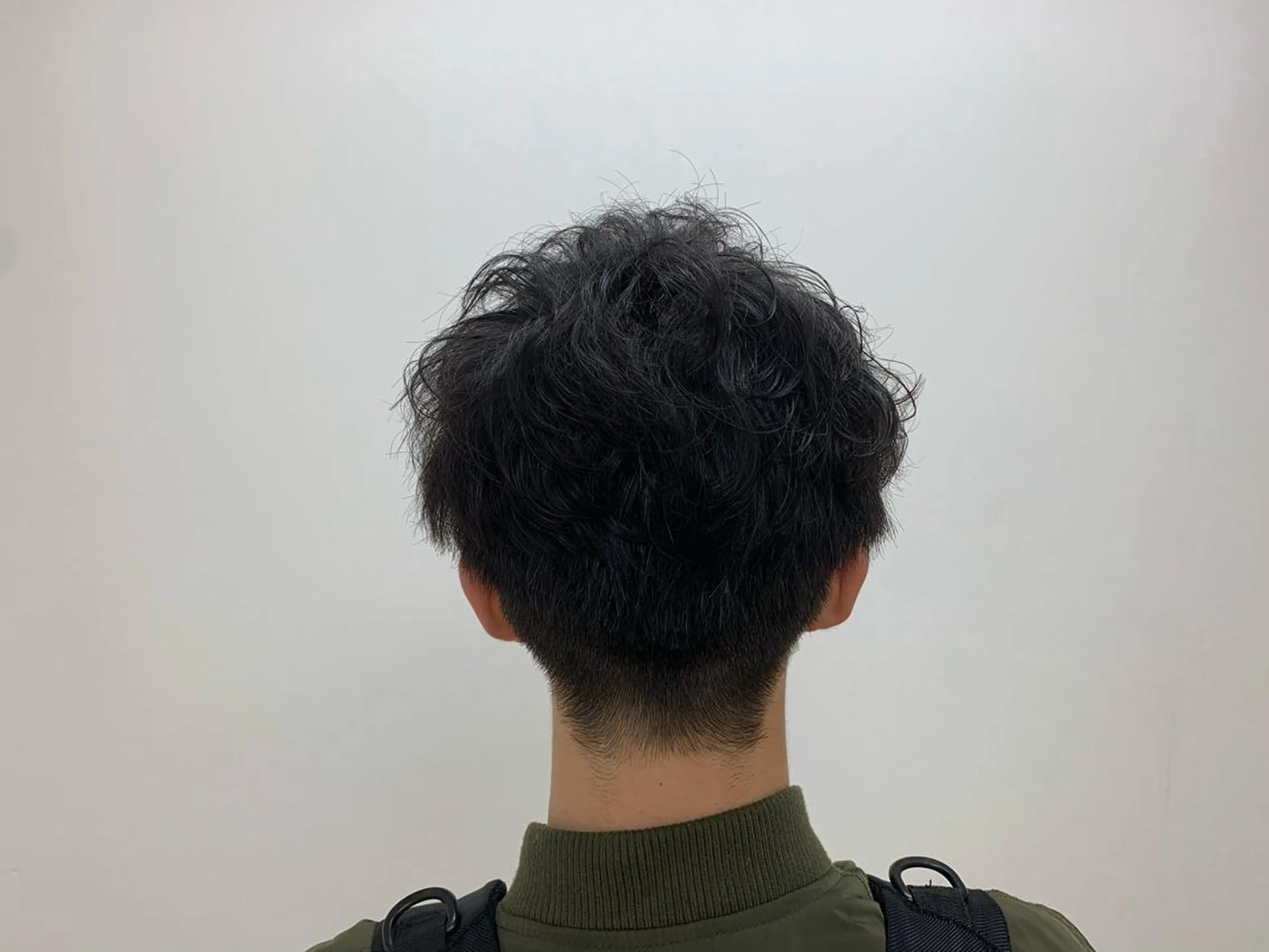 パーマ メンズ 遊佐 瑞紀のヘアスタイル