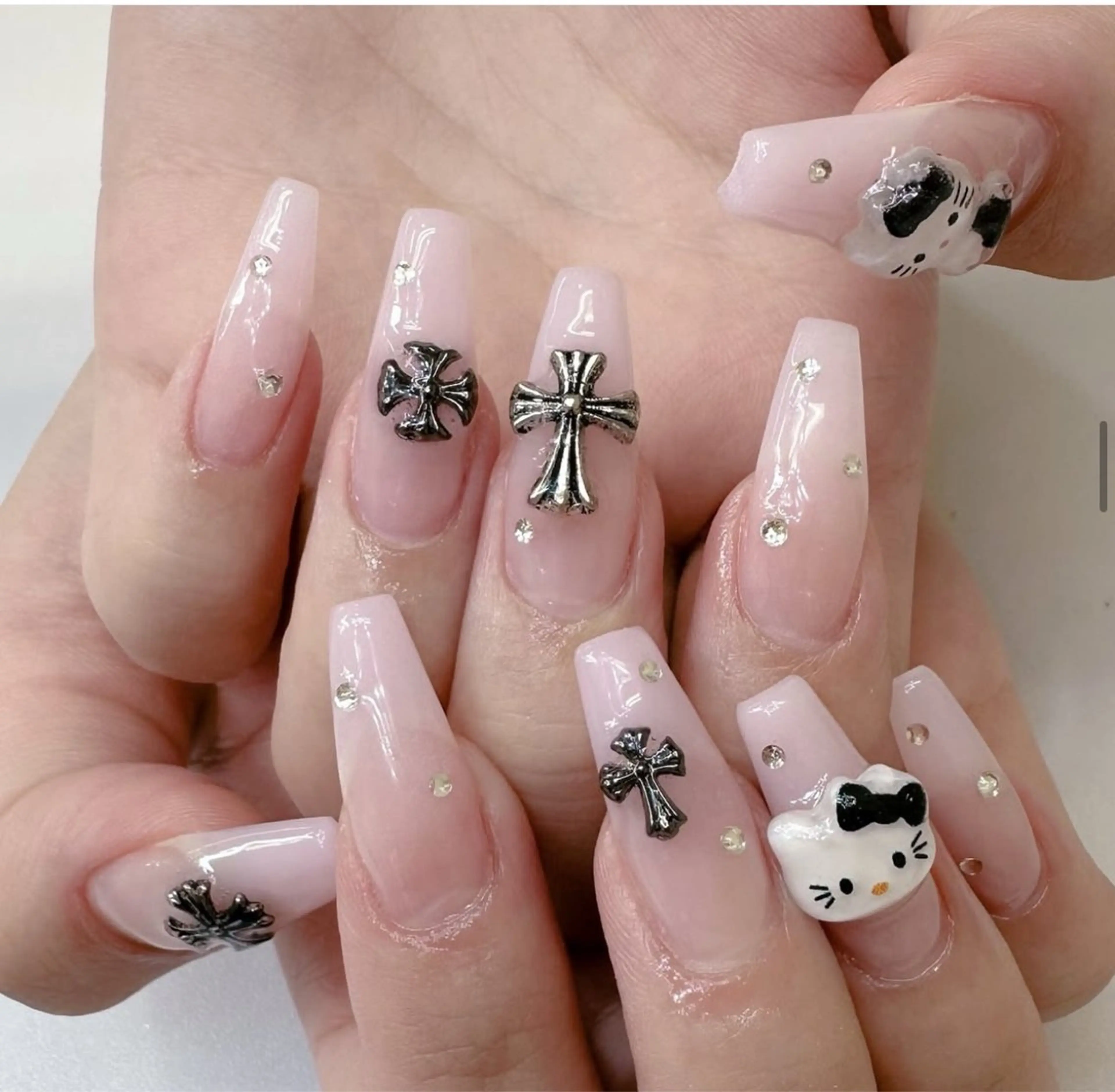 ネイル アートネイル フラワーネイル フレンチネイル ジェルネイル グラデーション ハンドネイル Ryunail所属・Ryu Nail NekoChanのネイルデザイン