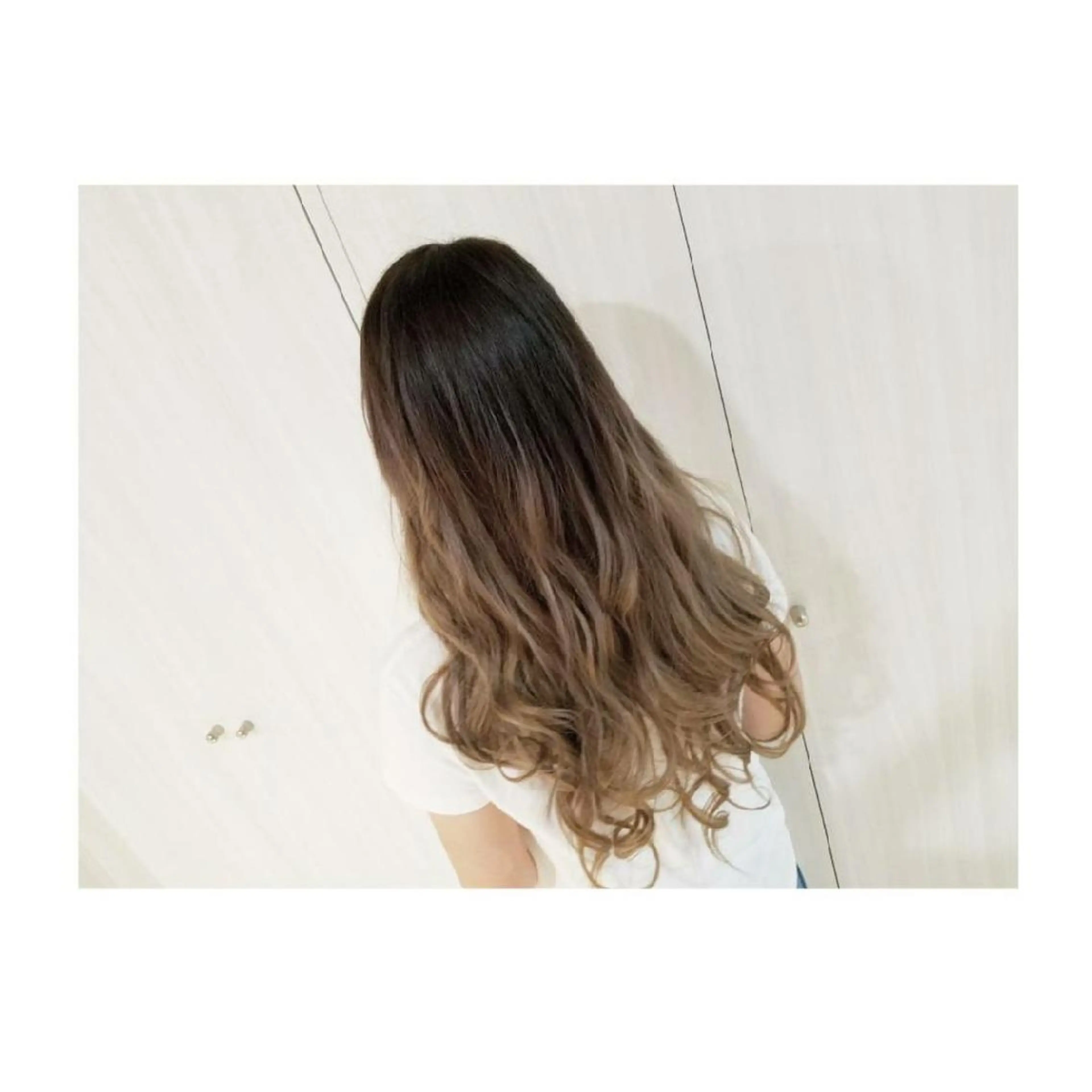 ロング カラー グラデーションカラー Luana 矢場町のヘアスタイル