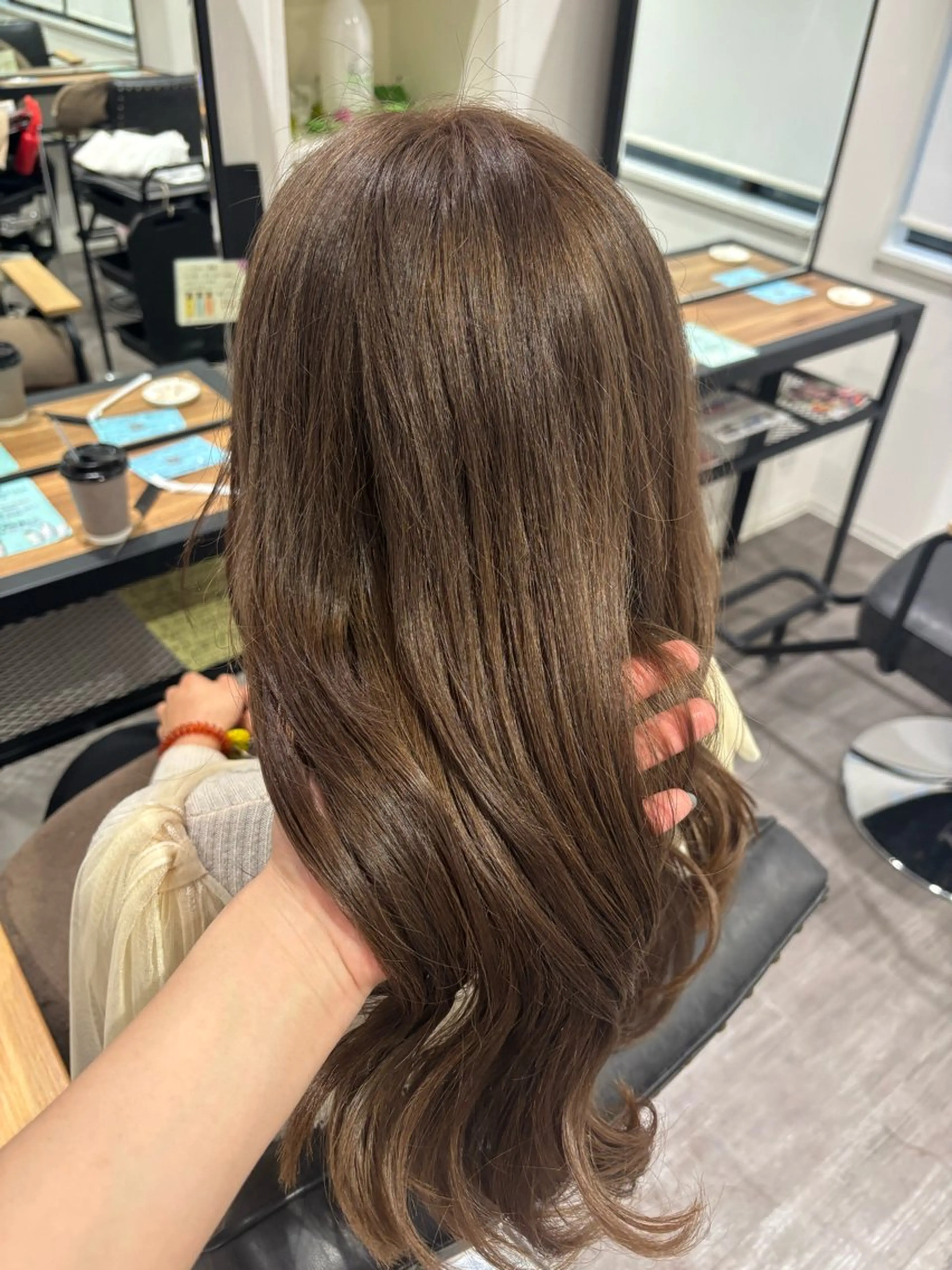 セミロング カラー ヘアカラー cocotte宜喜 弘希のヘアスタイル