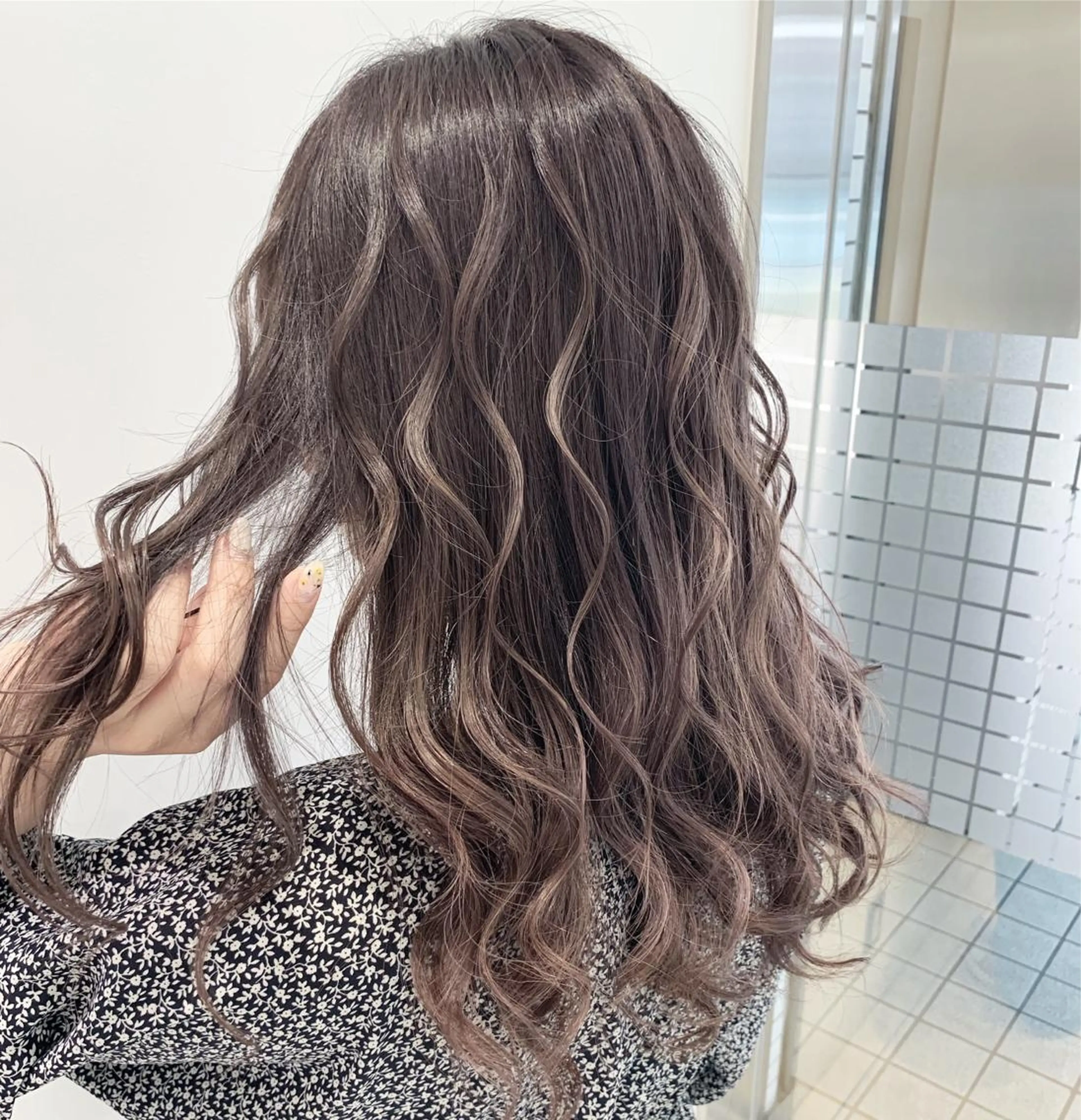 セミロング カラー ハイライトカラー ハイライト カット ヘアカラー トリートメント N° jillva ♦️川端裕司♦️のヘアスタイル