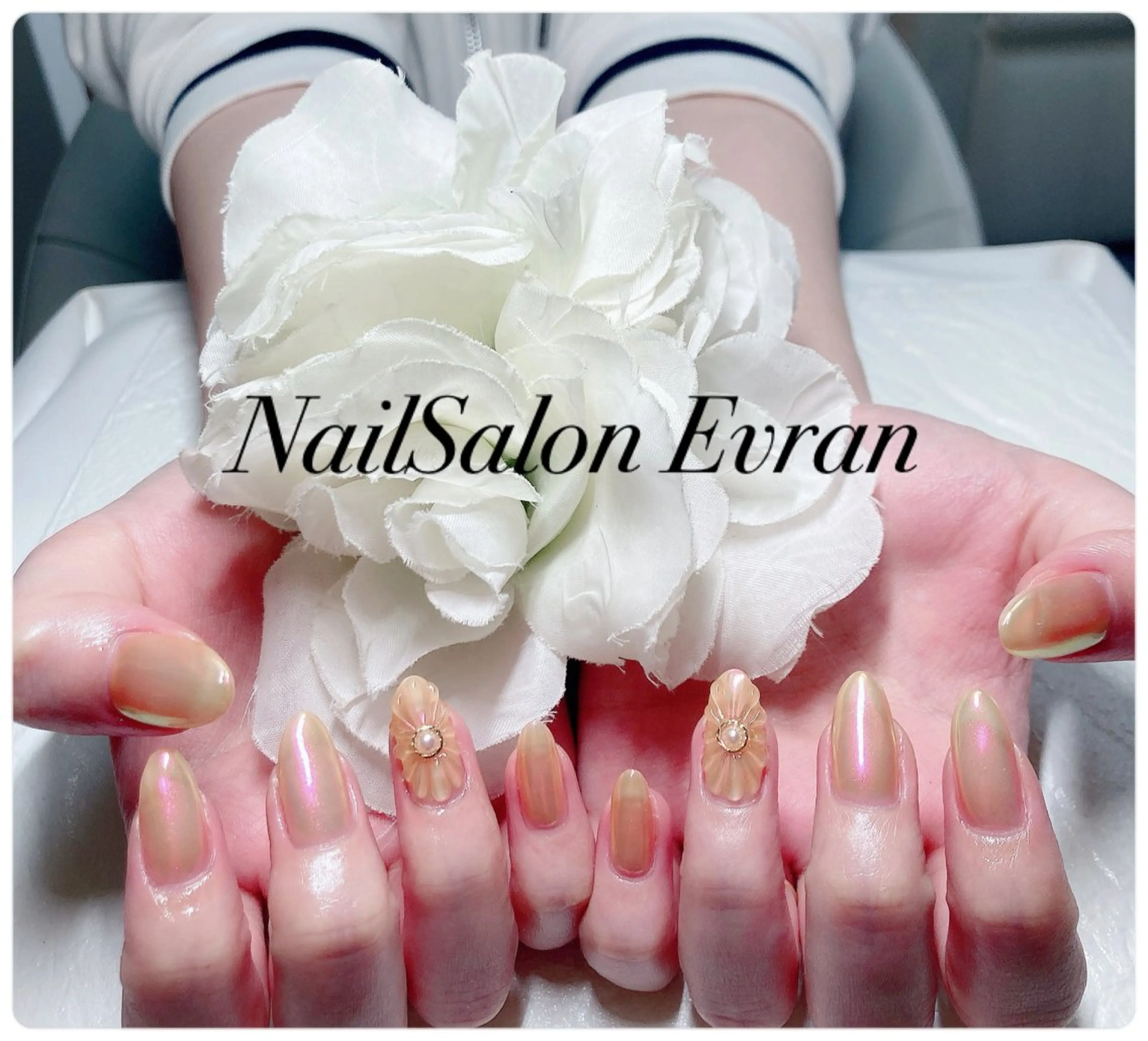 ネイル アートネイル フレンチネイル マグネットネイル ミラーネイル 持ち込み Nail salon Evranのネイルデザイン