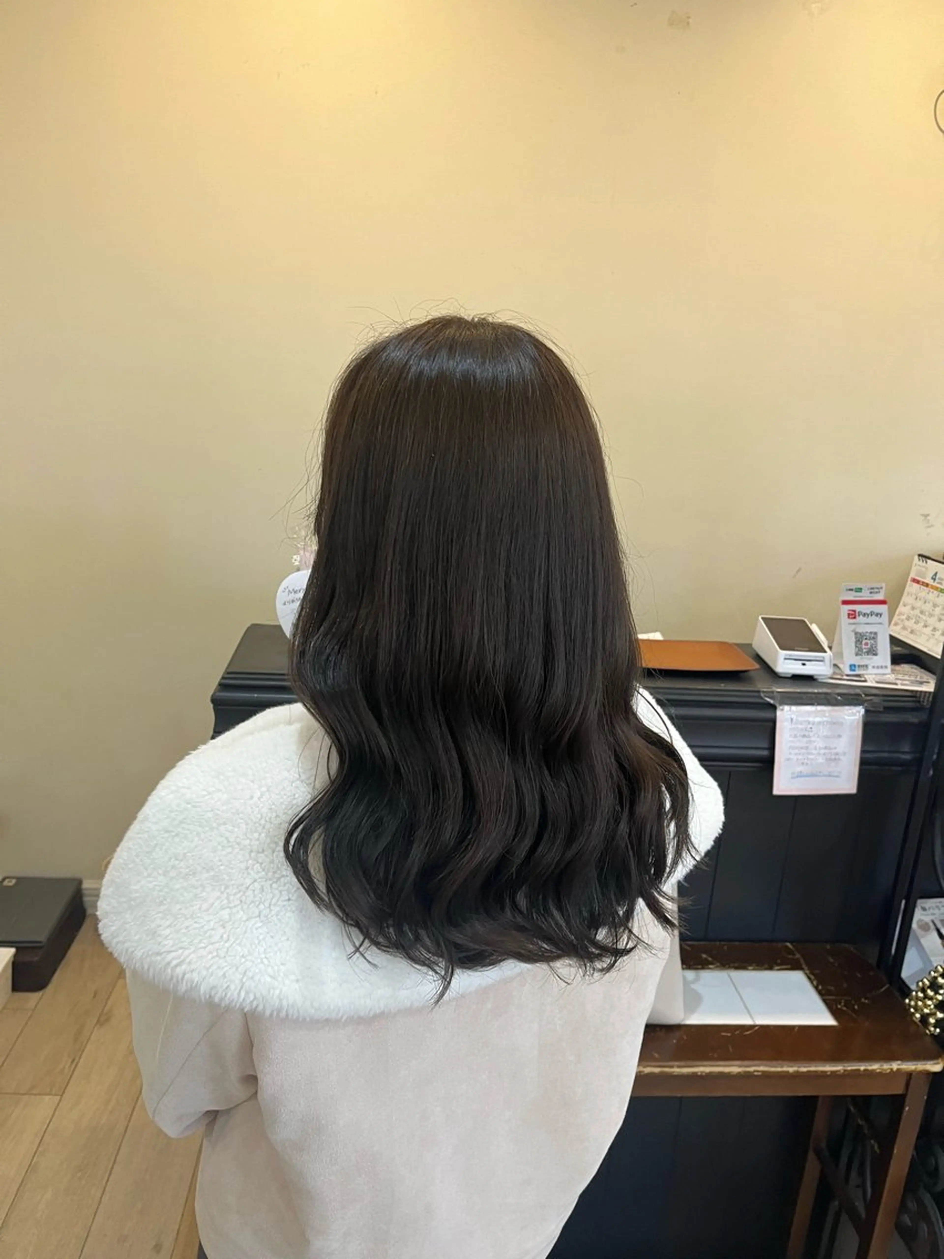 カラー ヘアカラー トリートメント しおり🍬 KOKORO🤍のヘアスタイル