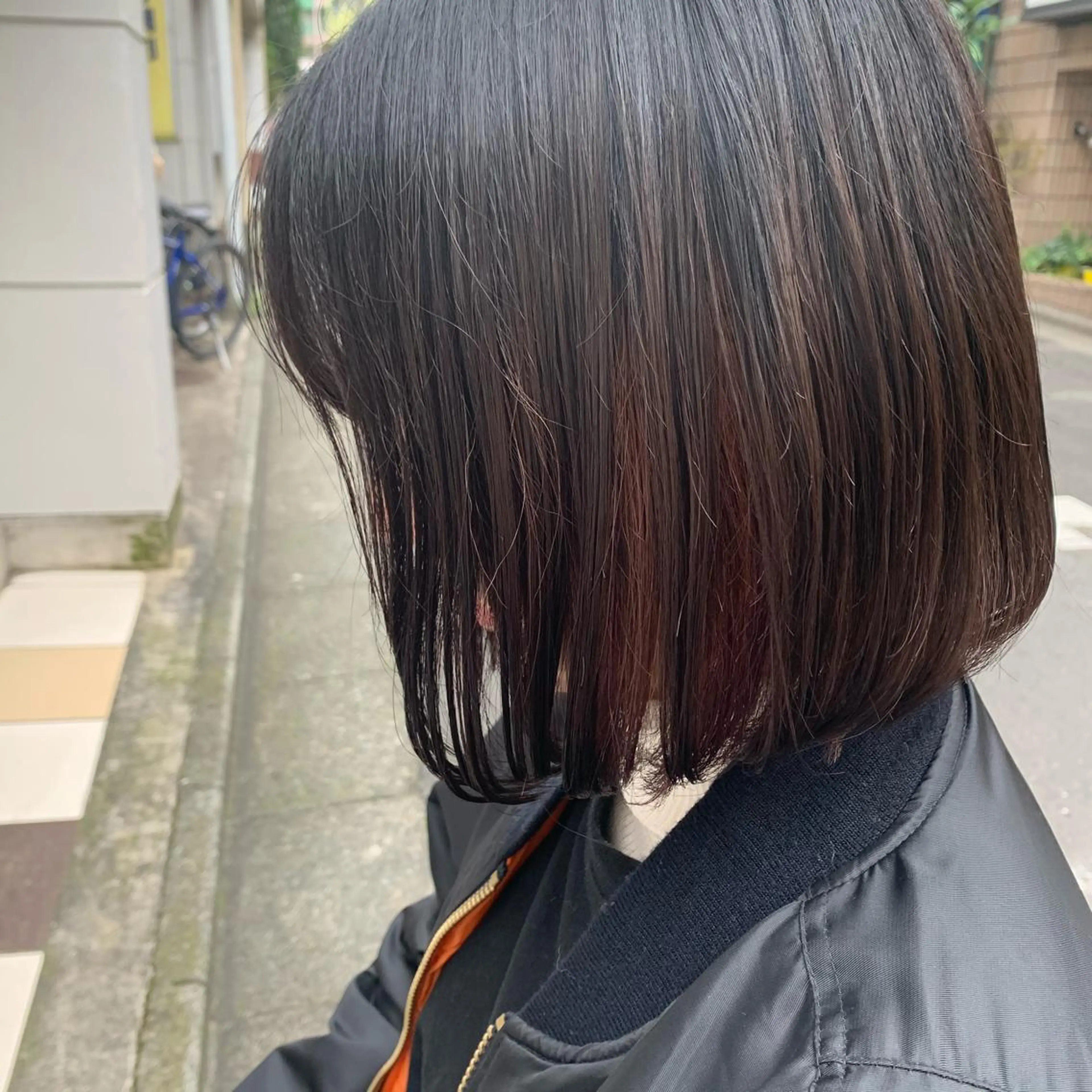 ショート カラー ヘアアレンジ サナ🌱 切りっぱなしボブのヘアスタイル