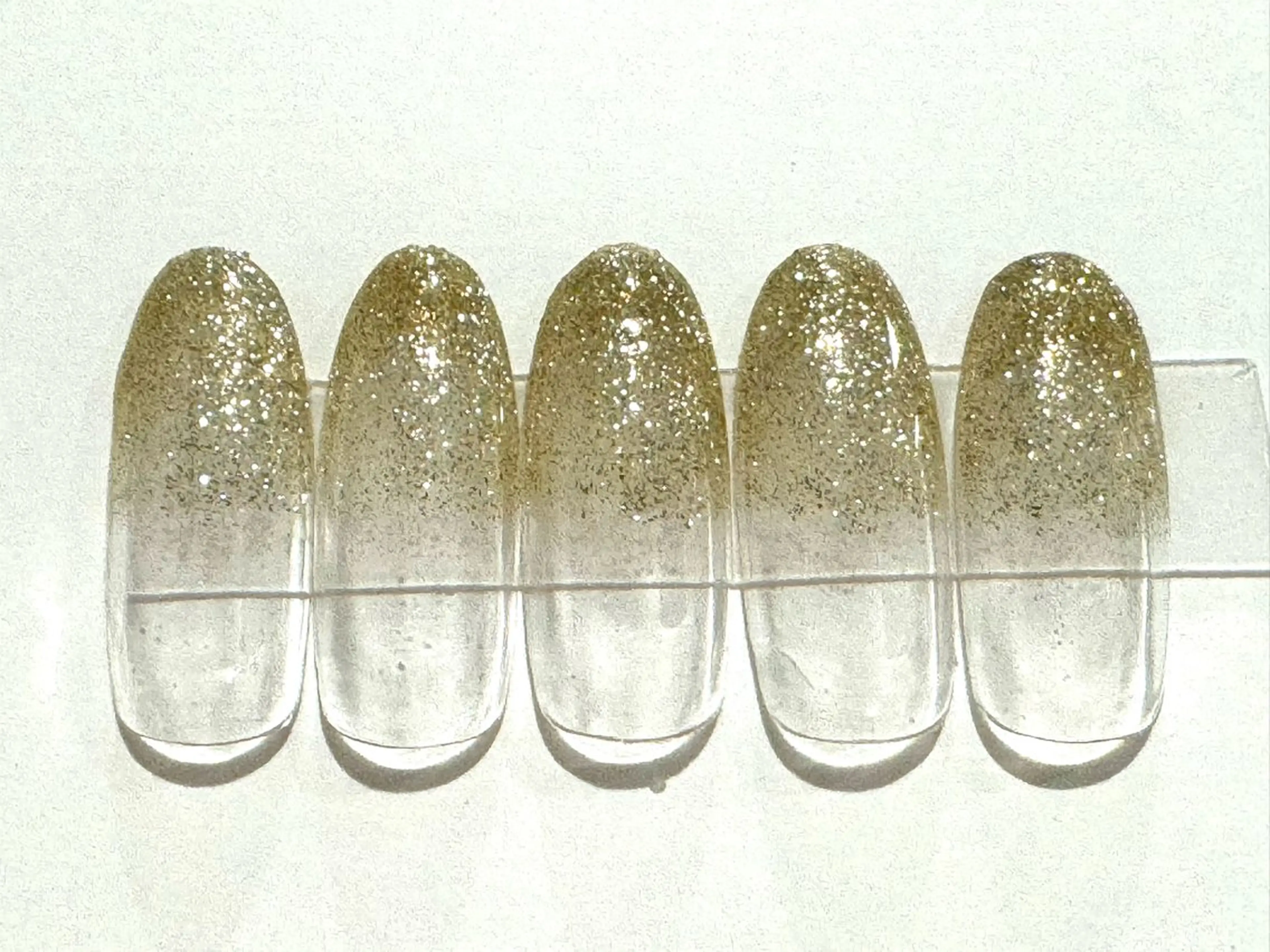 【モデル/ハンド】ワンカラー🩷ラメグラデーション🩷オフなし/自爪の方の写真