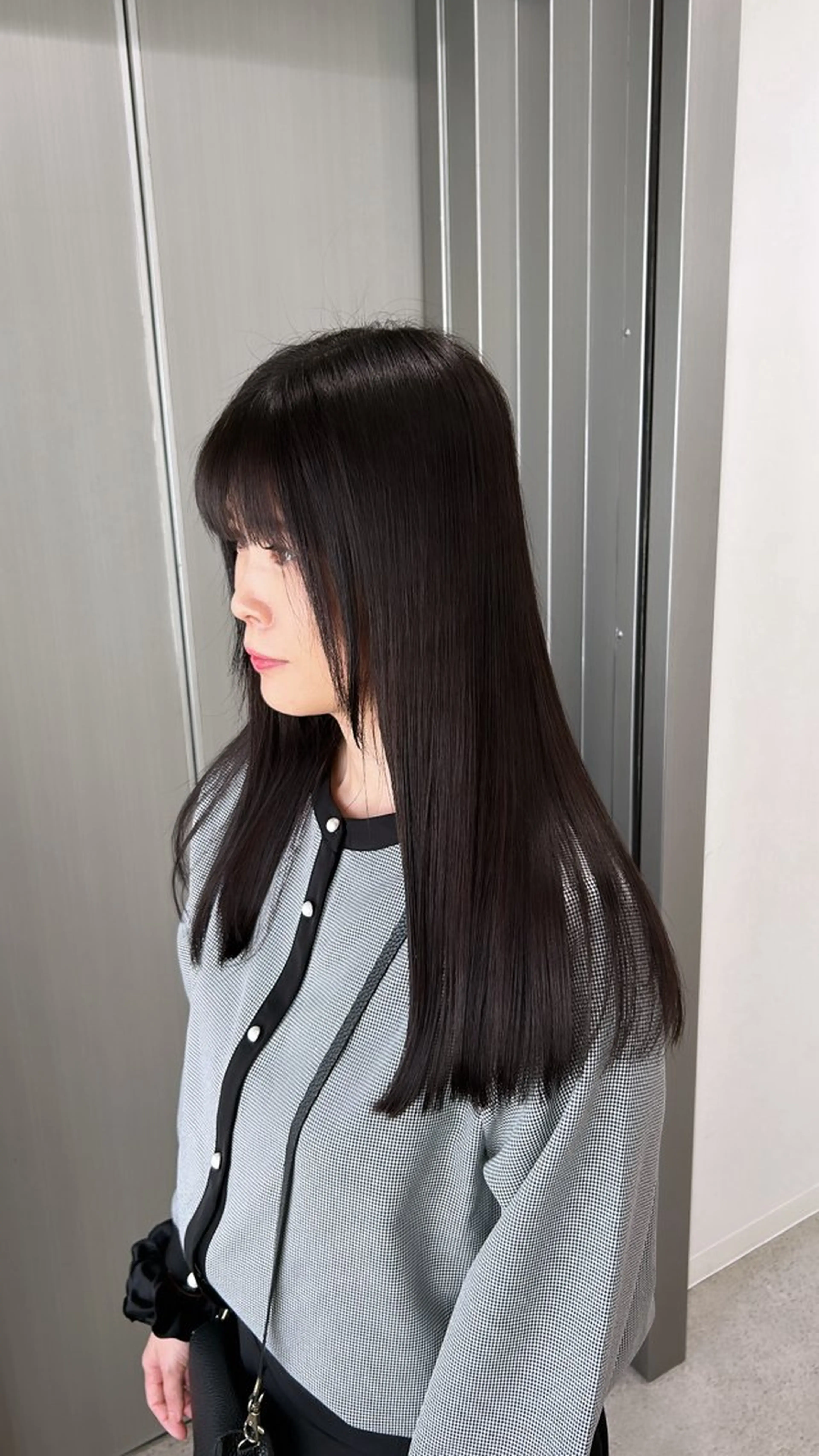 ロング メンズ カット ヘアカラー 艶感ミルクティー🤍 色落ち綺麗🤍ともやのヘアスタイル