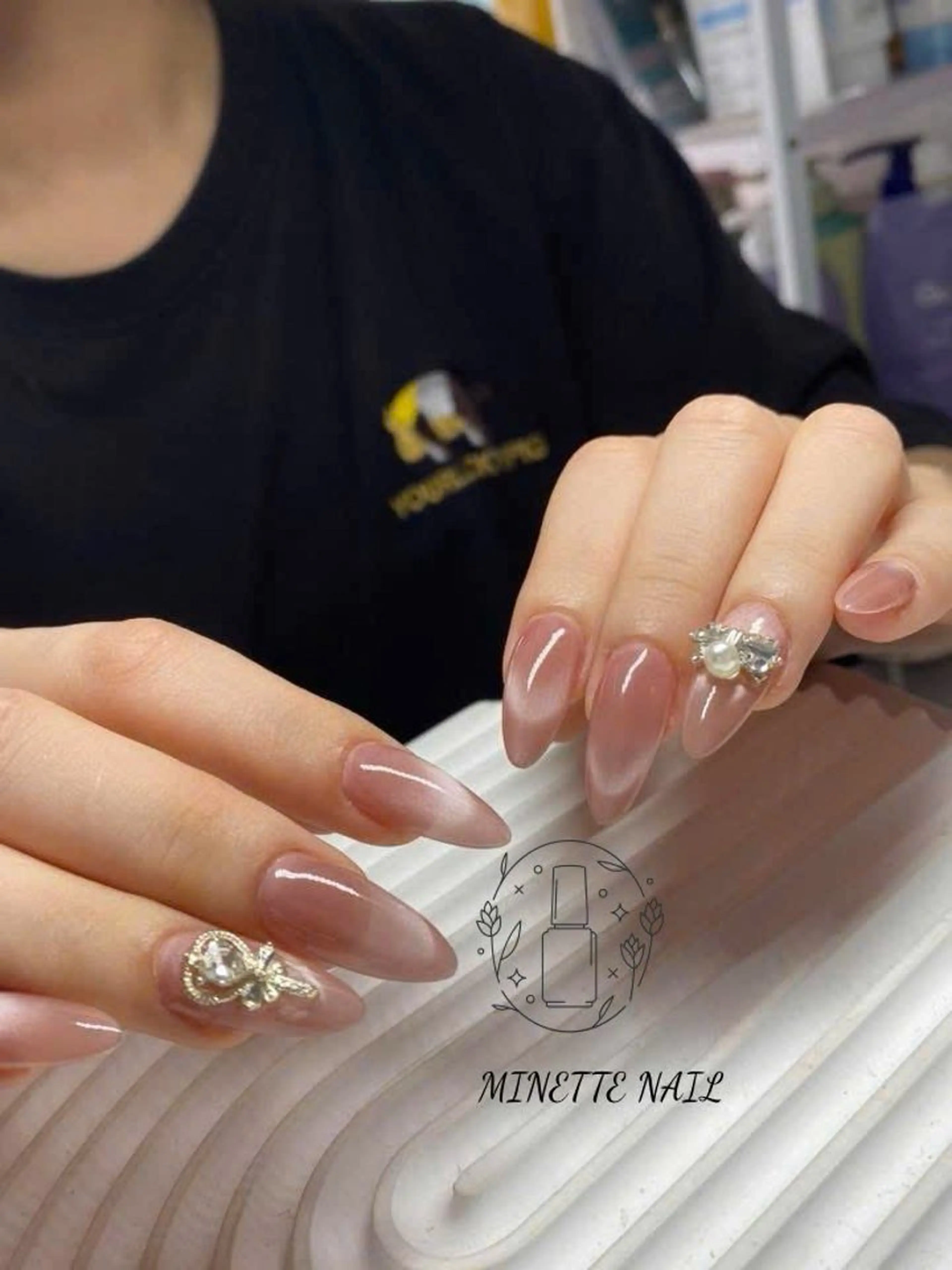 ネイル フレンチネイル ジェルネイル マグネットネイル 持ち込み ニュアンスネイル Minette Nailのネイルデザイン