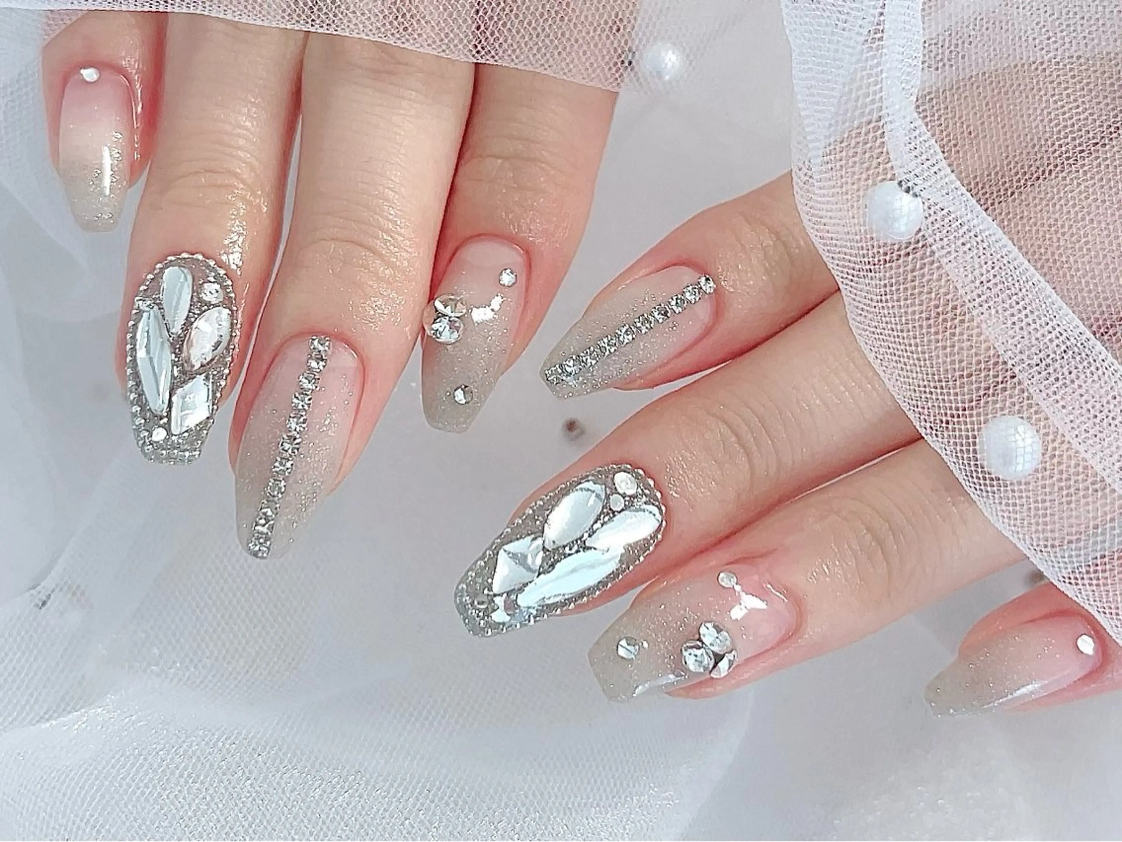 【オフあり・なし共通】ジェル🦋ストーン/パーツつけ放題90分の写真