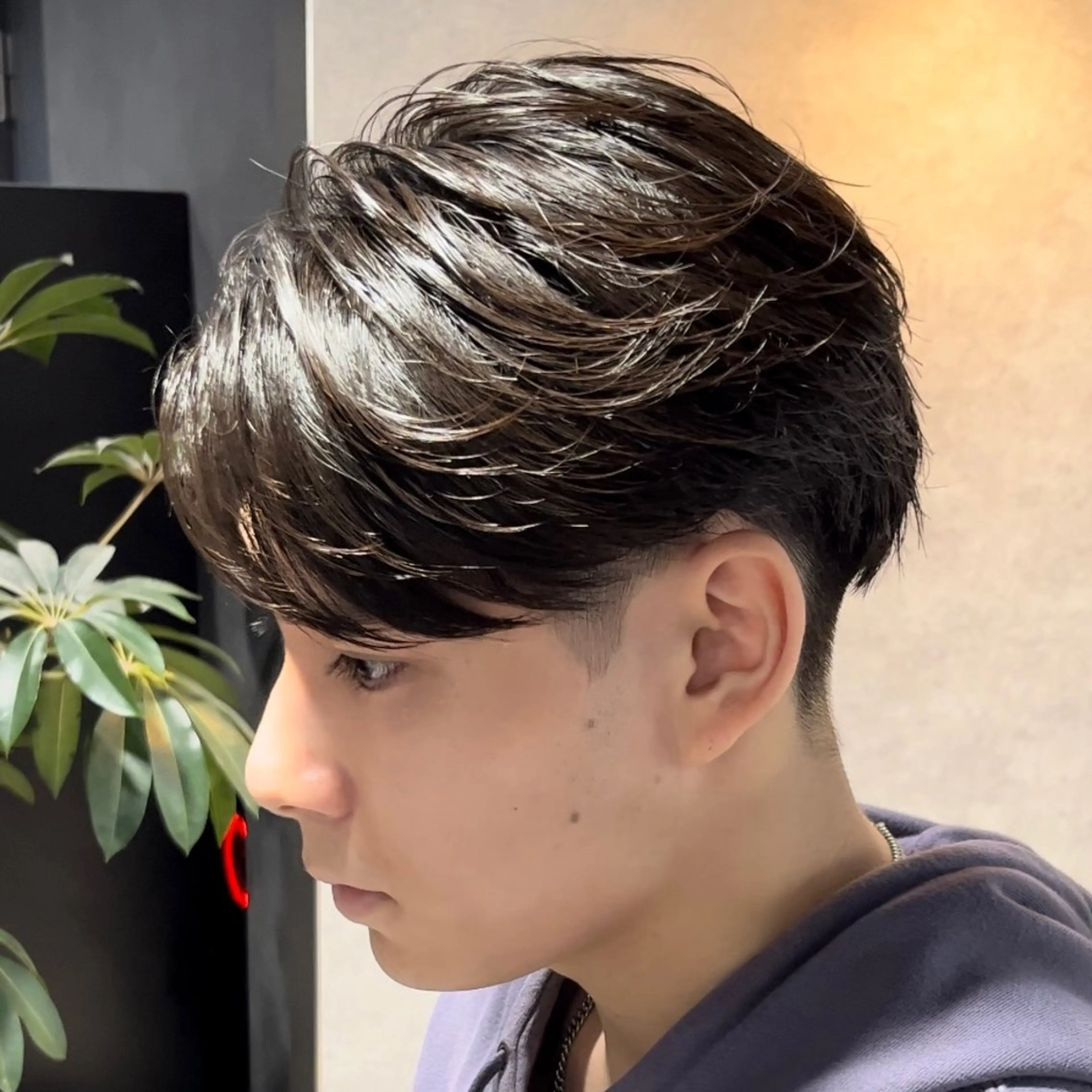 ショート カラー パーマ メンズ メンズパーマ ニュアンスパーマ カット パーマ センターパート マスターかずまのヘアスタイル