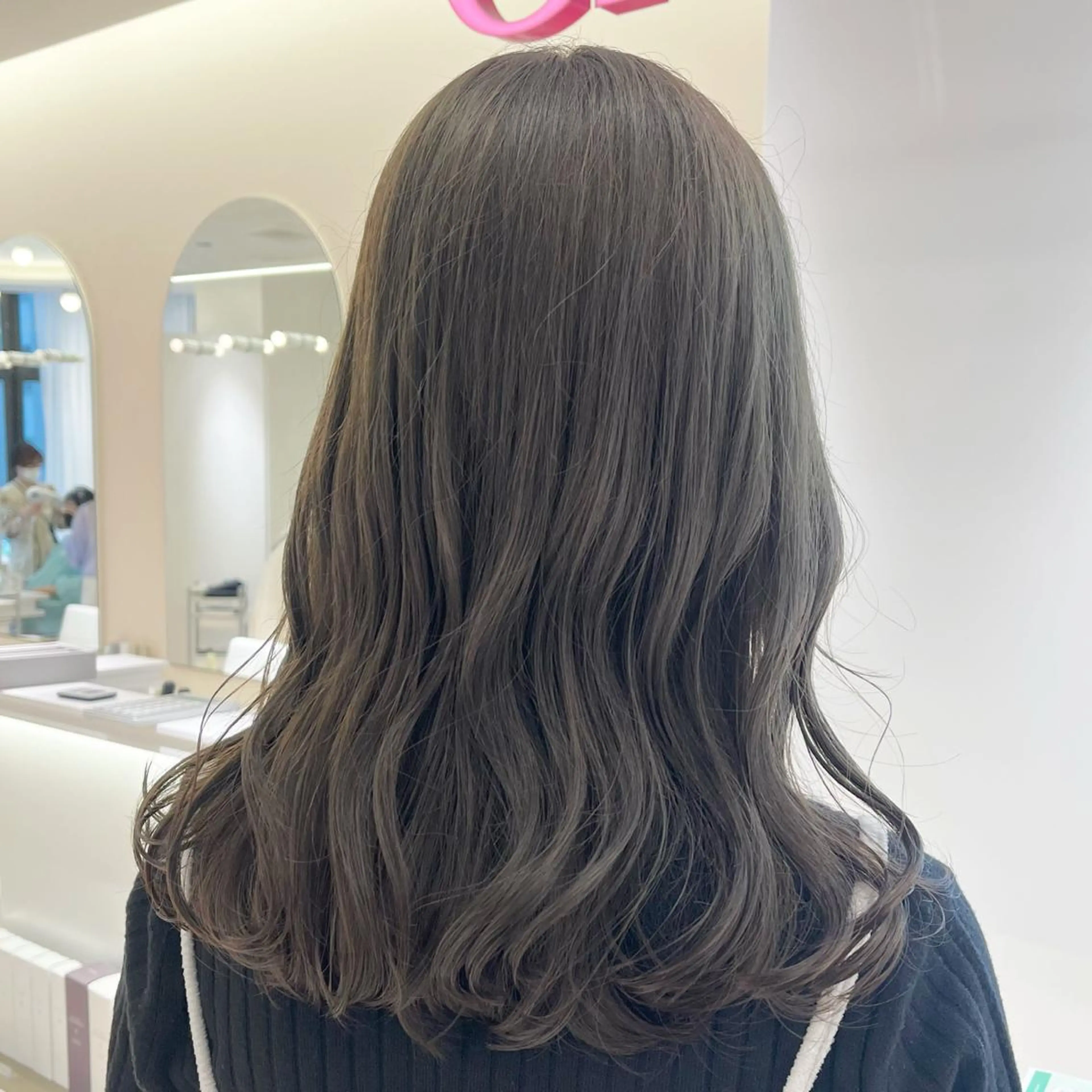 ミディアム カラー ヘアカラー トリートメント GOODDAY ヘアサロンのヘアスタイル