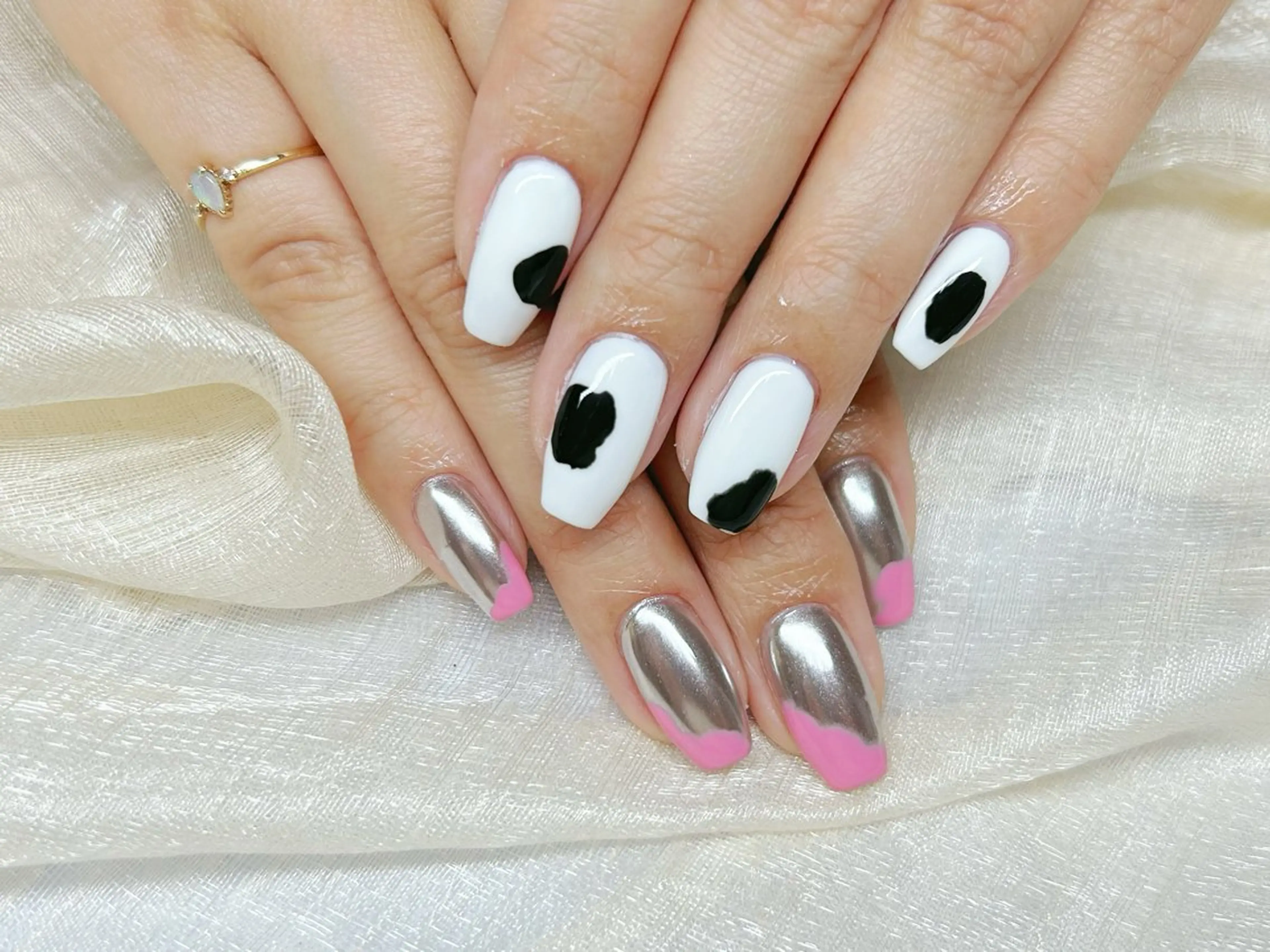 ネイル アートネイル 成人式 長さ出し フットネイル マグネットネイル ハンドネイル Lino Nailのネイルデザイン