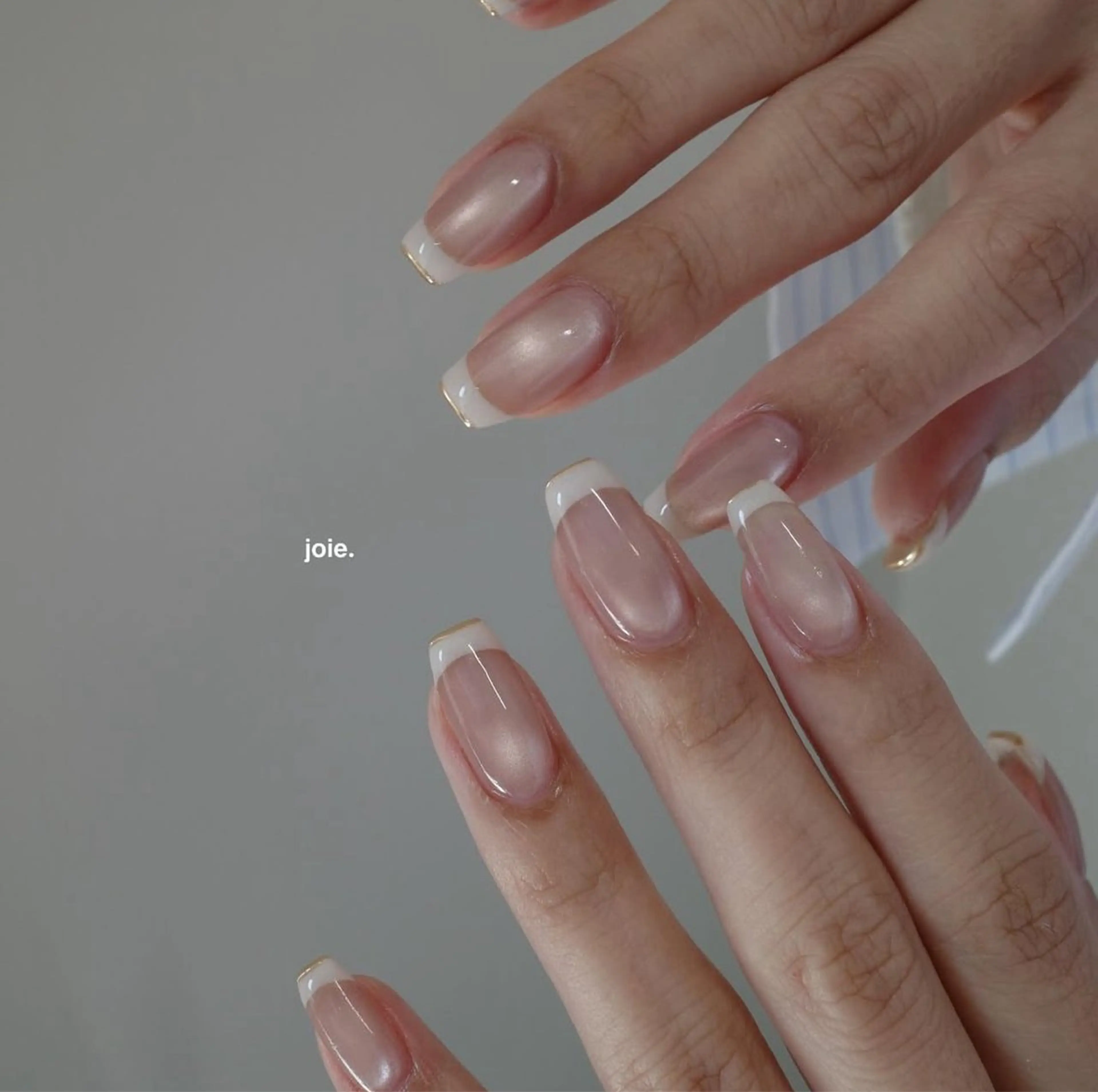 (ペース色付き)フレンチネイルの写真