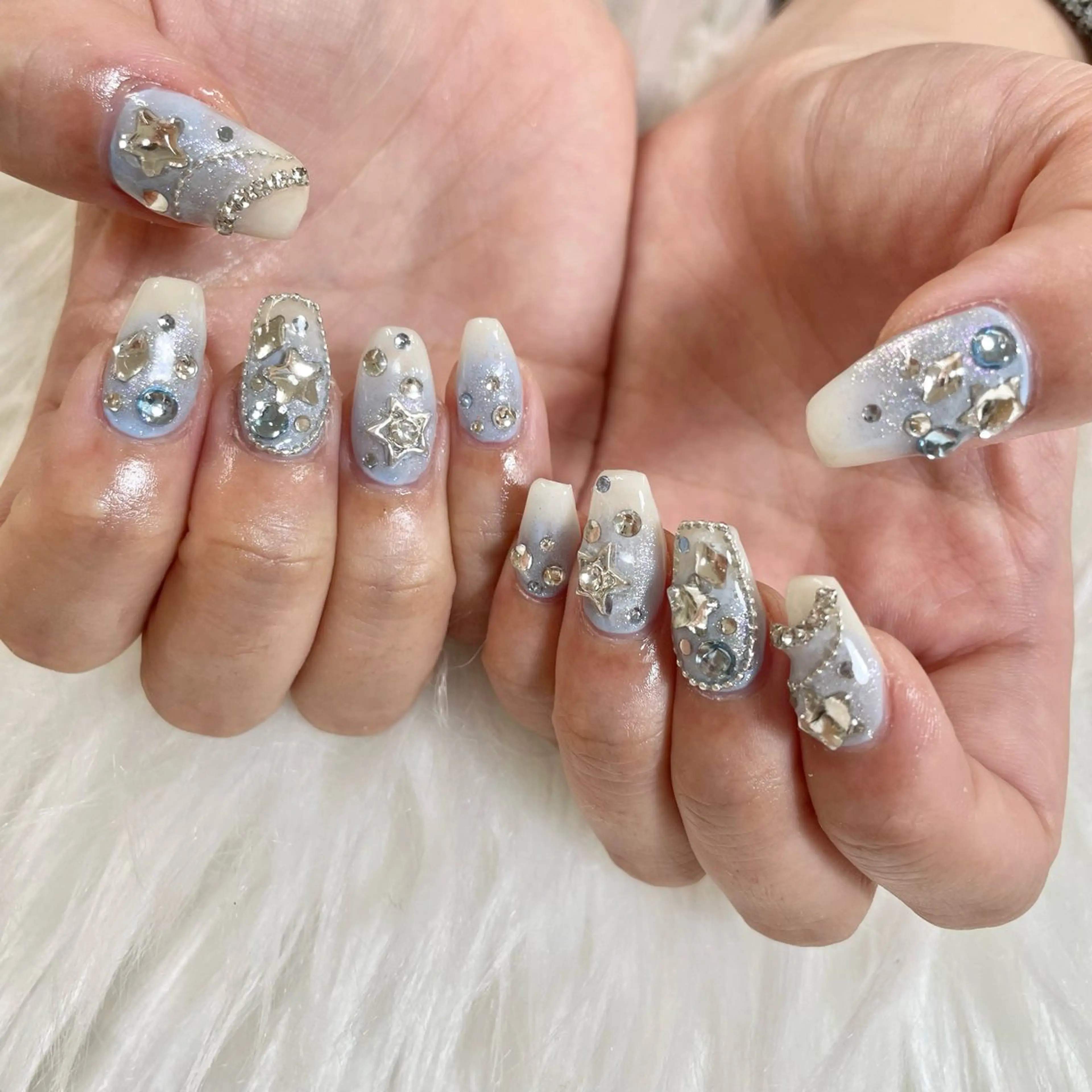 ネイル ガーリー キラキラネイル 韓国ネイル 水色 夏ネイル ハンドネイル 🎀AYAKO 🎀中韓ネイルのネイルデザイン