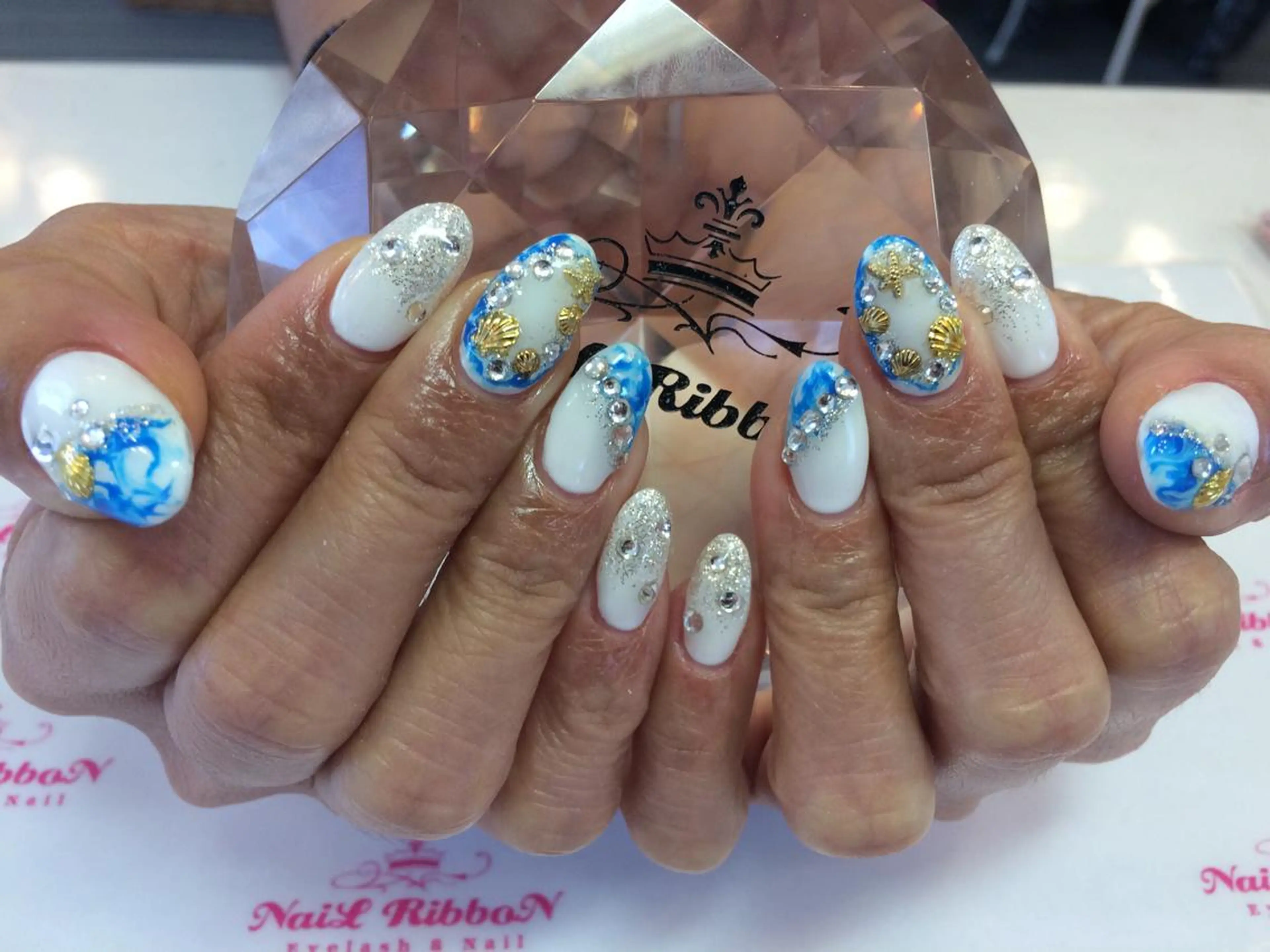 ネイル ネイルリボン 受付スタッフのネイルデザイン