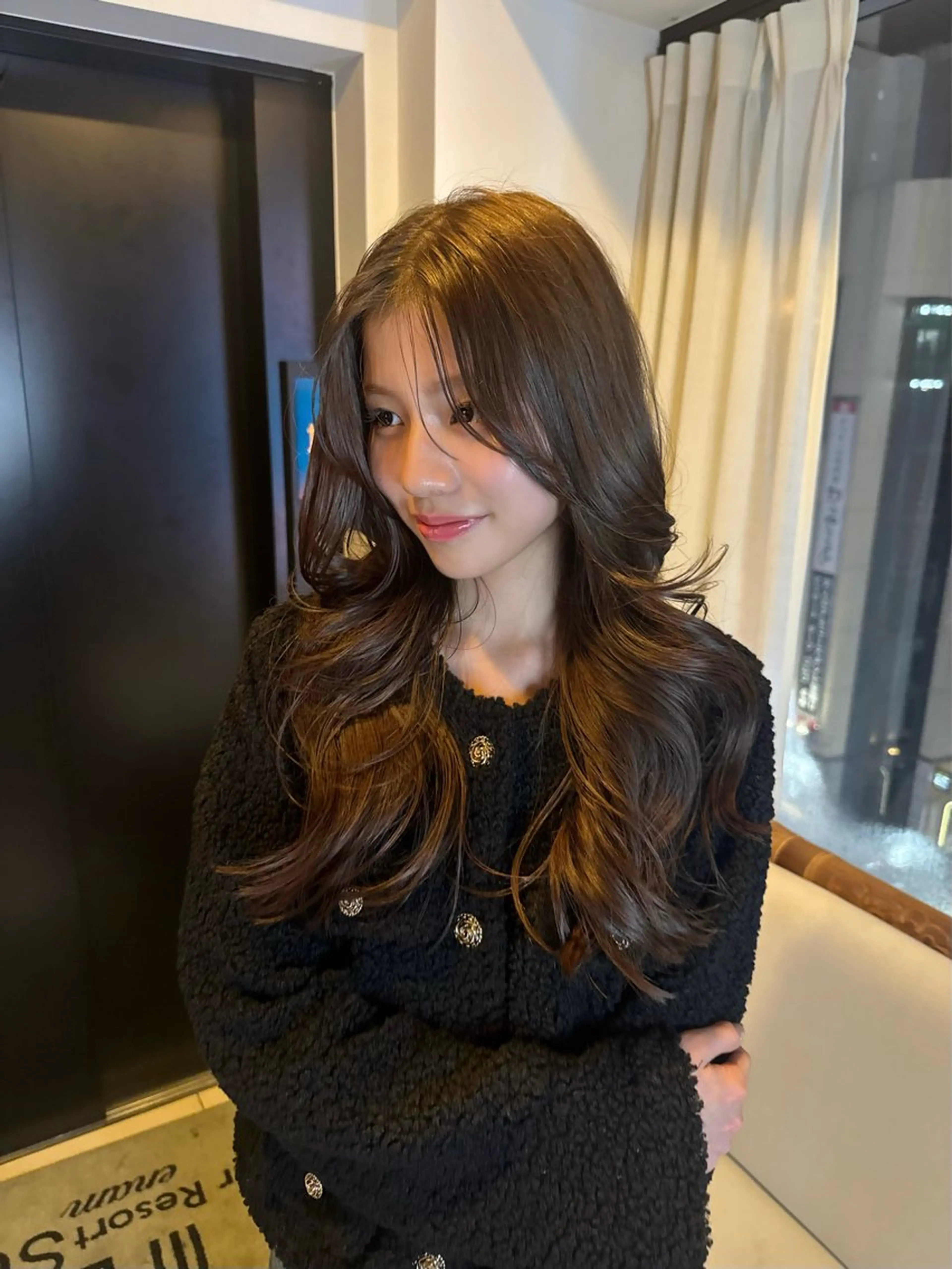 ロング ロングレイヤー アッシュ アッシュブラウン くびれヘア レイヤーカット カット Bonheur銀座 /前田 栞九郎のヘアスタイル