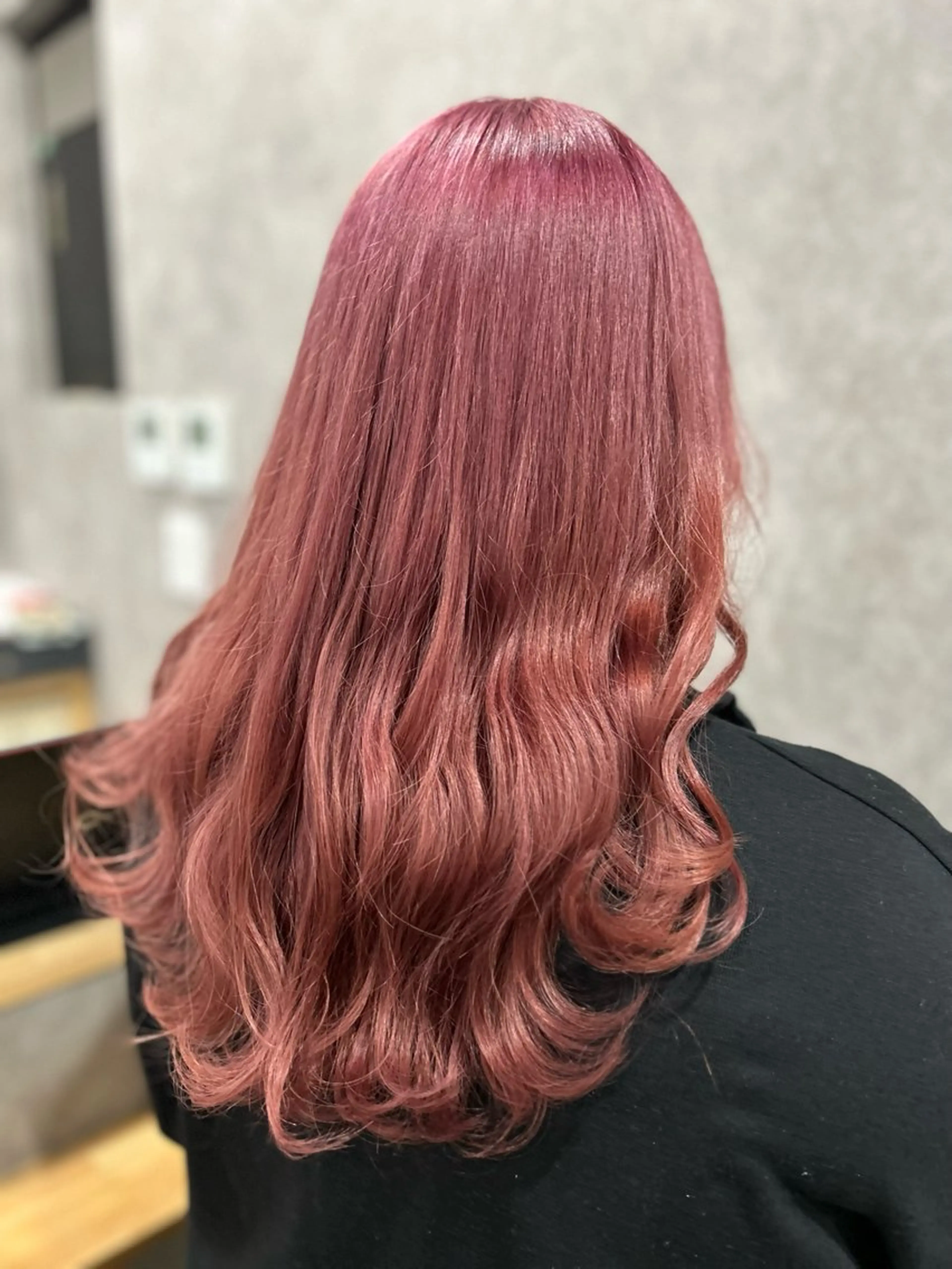 ロング カラー ベージュカラー ピンクカラー ピンクベージュ ヘアカラー トリートメント 廣瀬 あずさのヘアスタイル