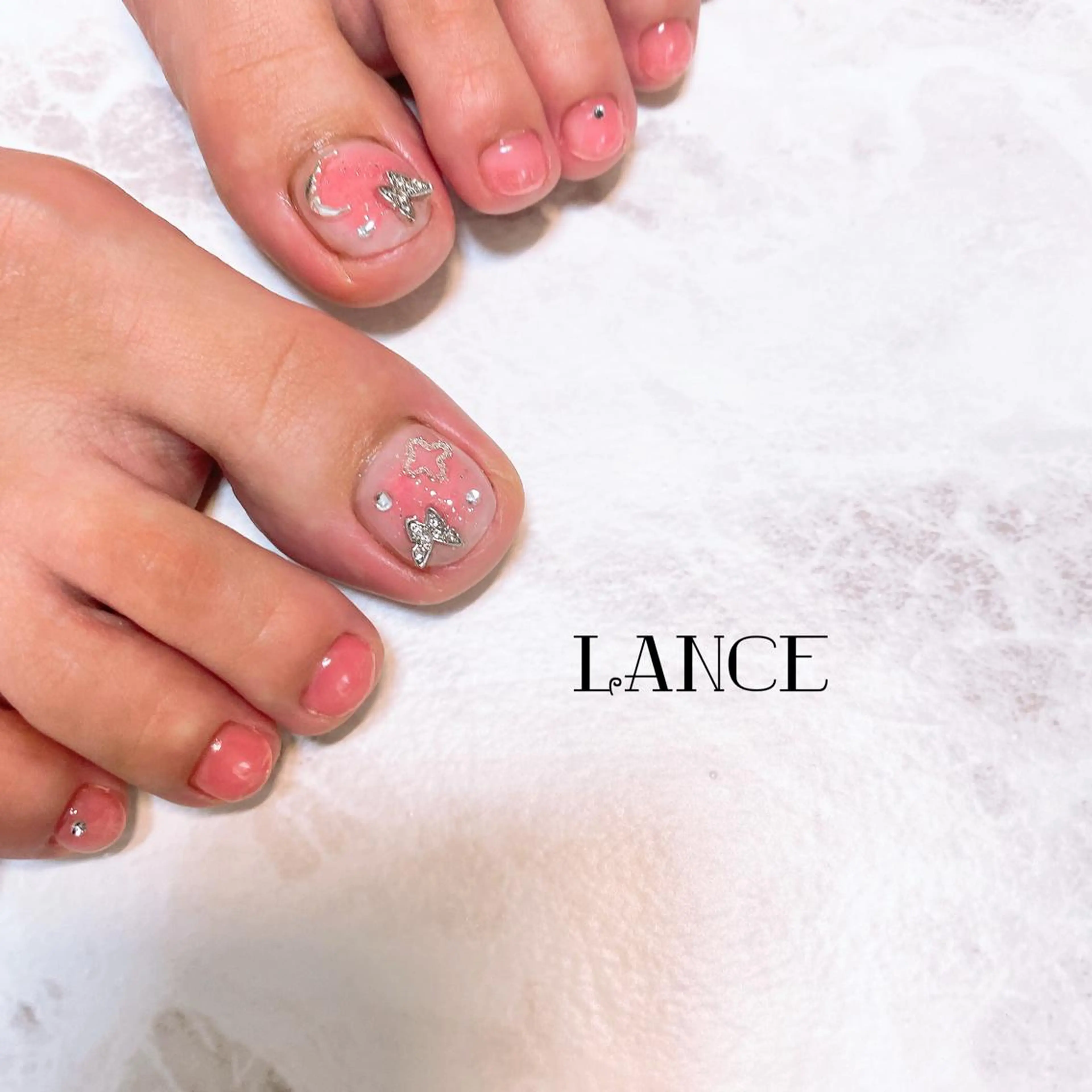 ミディアム ネイル オーロラネイル フットネイル フレンチネイル ミラーネイル ニュアンスネイル フットネイル Lance nailのネイルデザイン