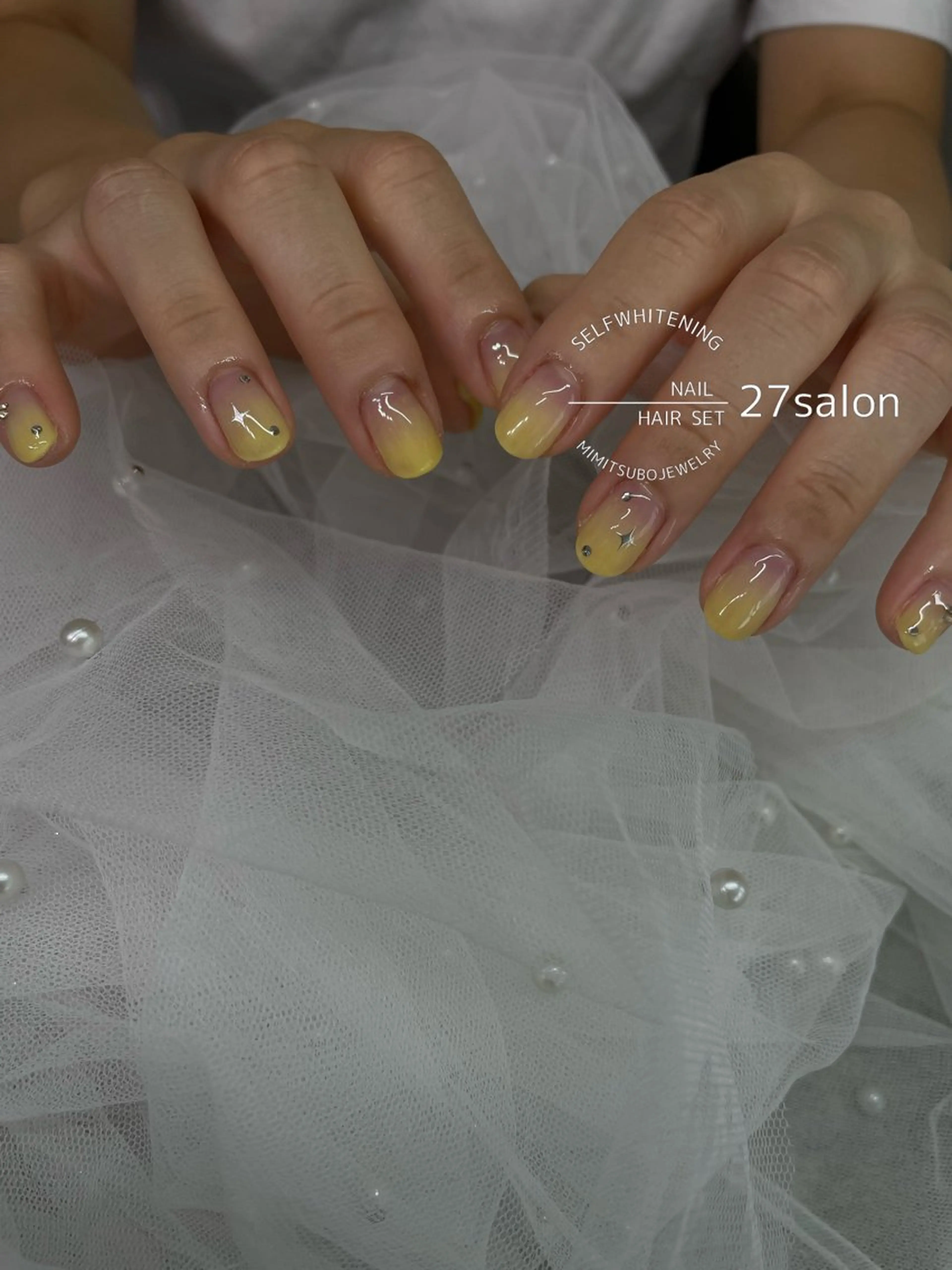 ネイル グラデーション 黄色 ハンドネイル 27salon yuinaのネイルデザイン