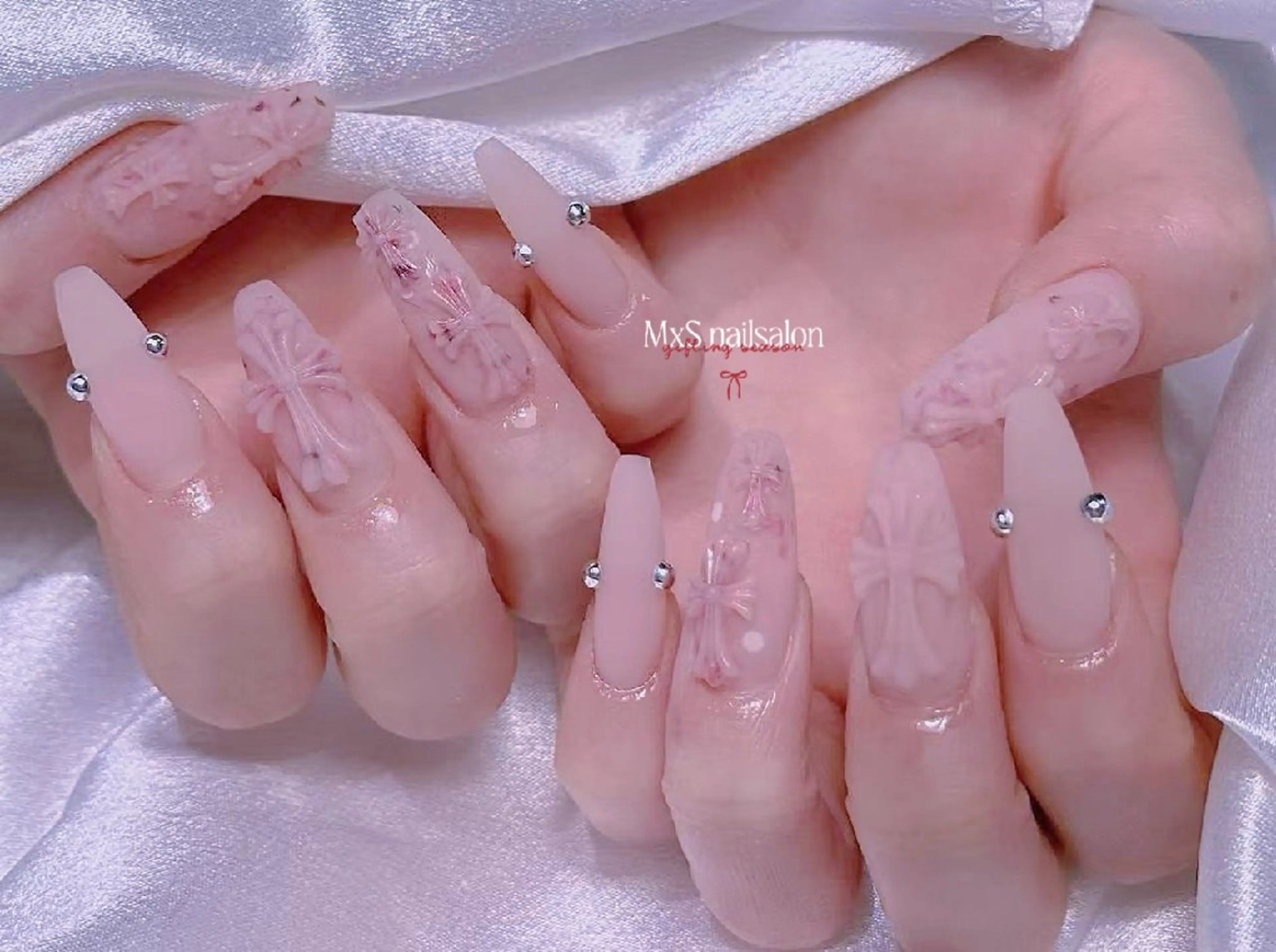 ネイル ハンドネイル ハンドケア MxS Nail(長さだし/フィルイン/マグネット/韓国ネイル/ワンホンネイル/ワンカラー)所属・MxS リィリィのネイルデザイン