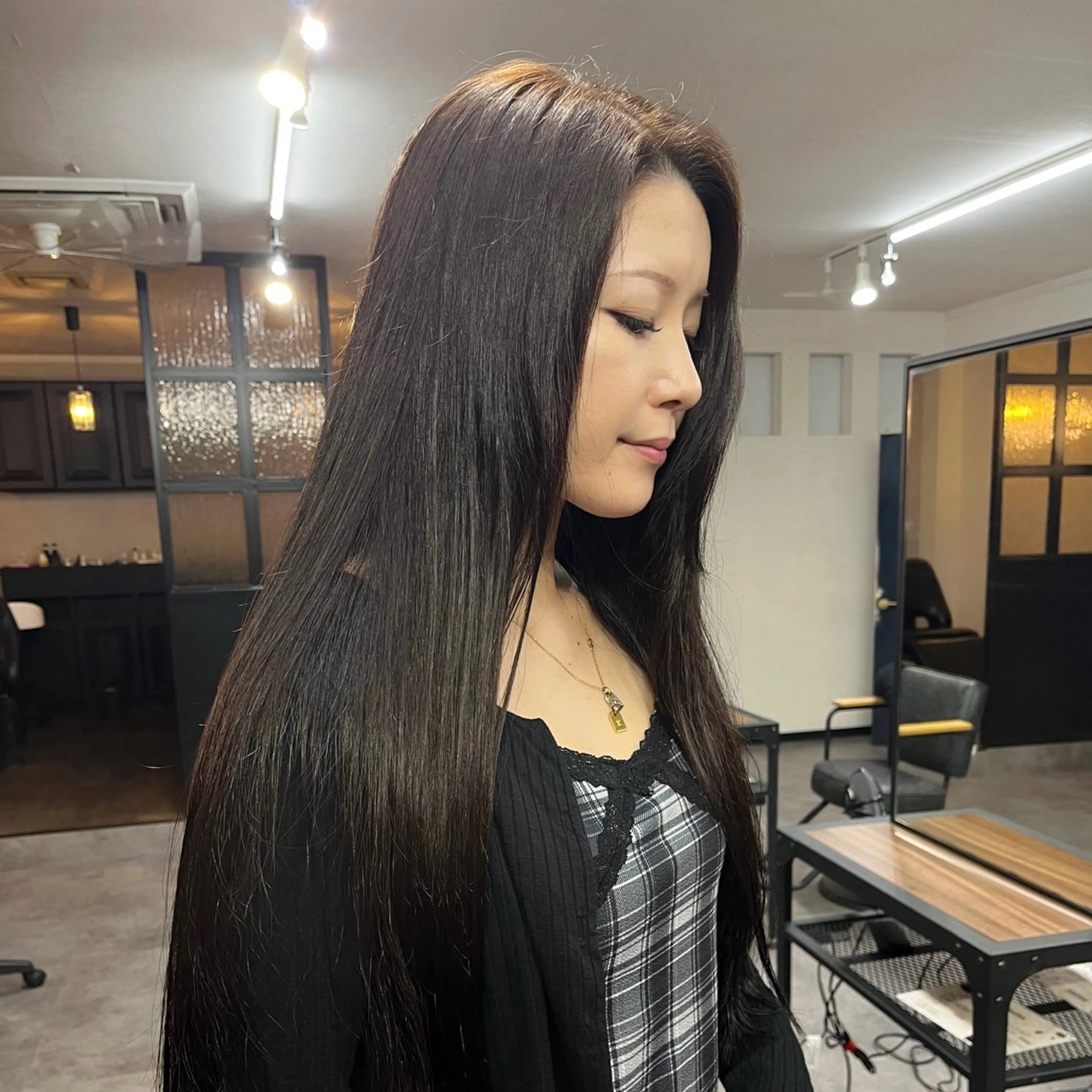 ロング ヘアカラー 鳥居 叶夢のヘアスタイル