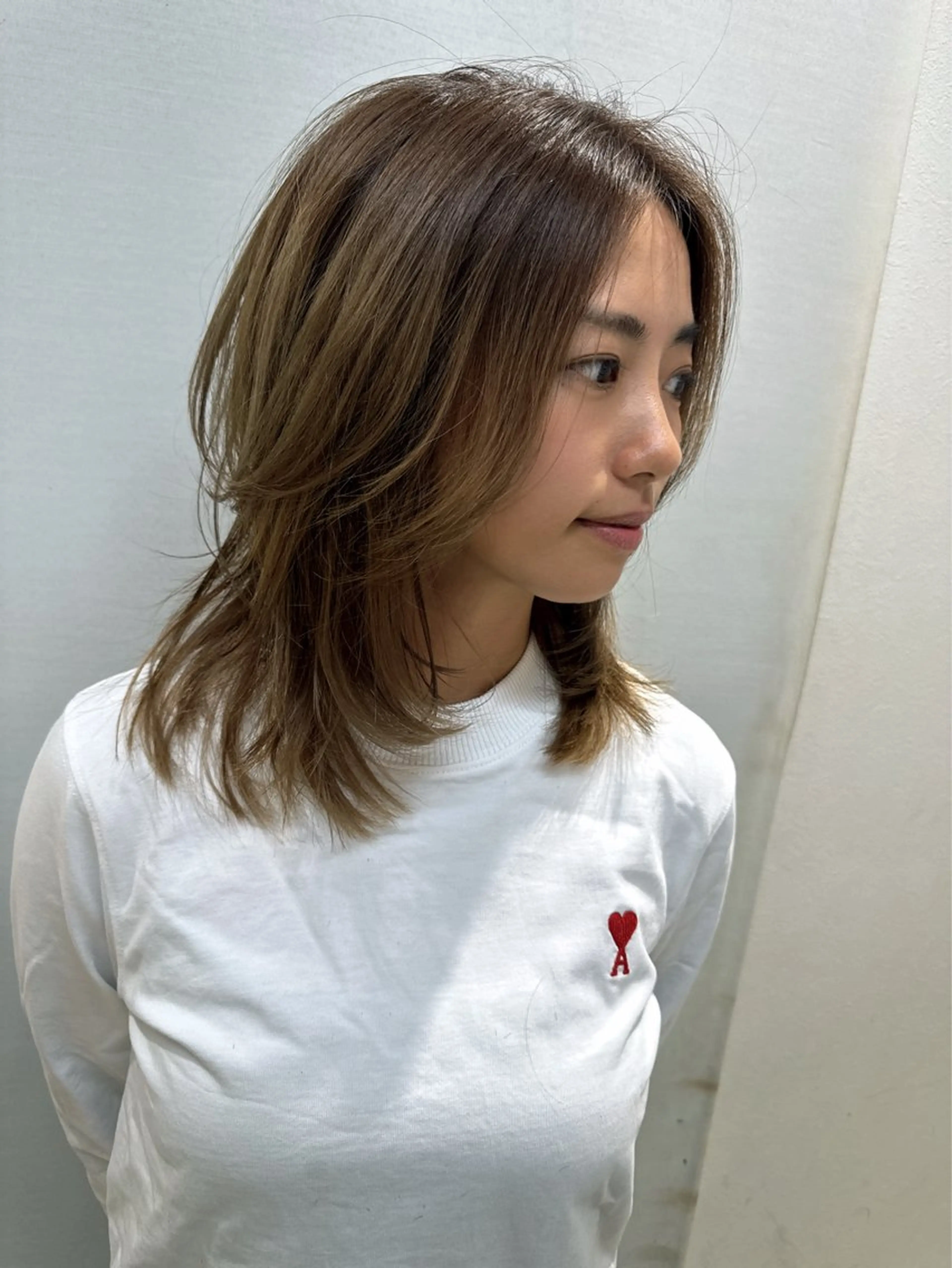 ミディアム emu 公式のヘアスタイル