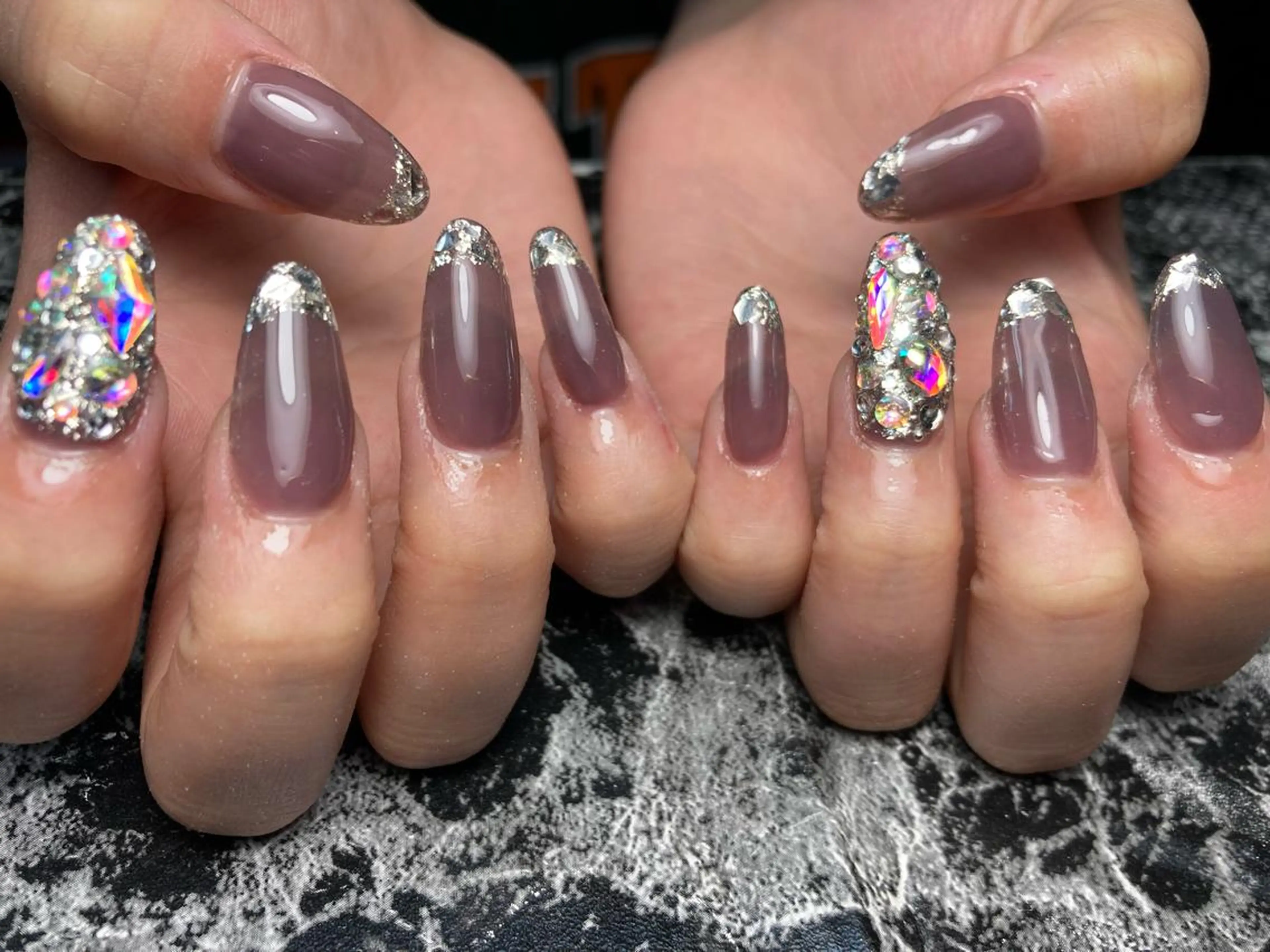 ミディアム ネイル ハンドネイル ✴︎ Delightのネイルデザイン