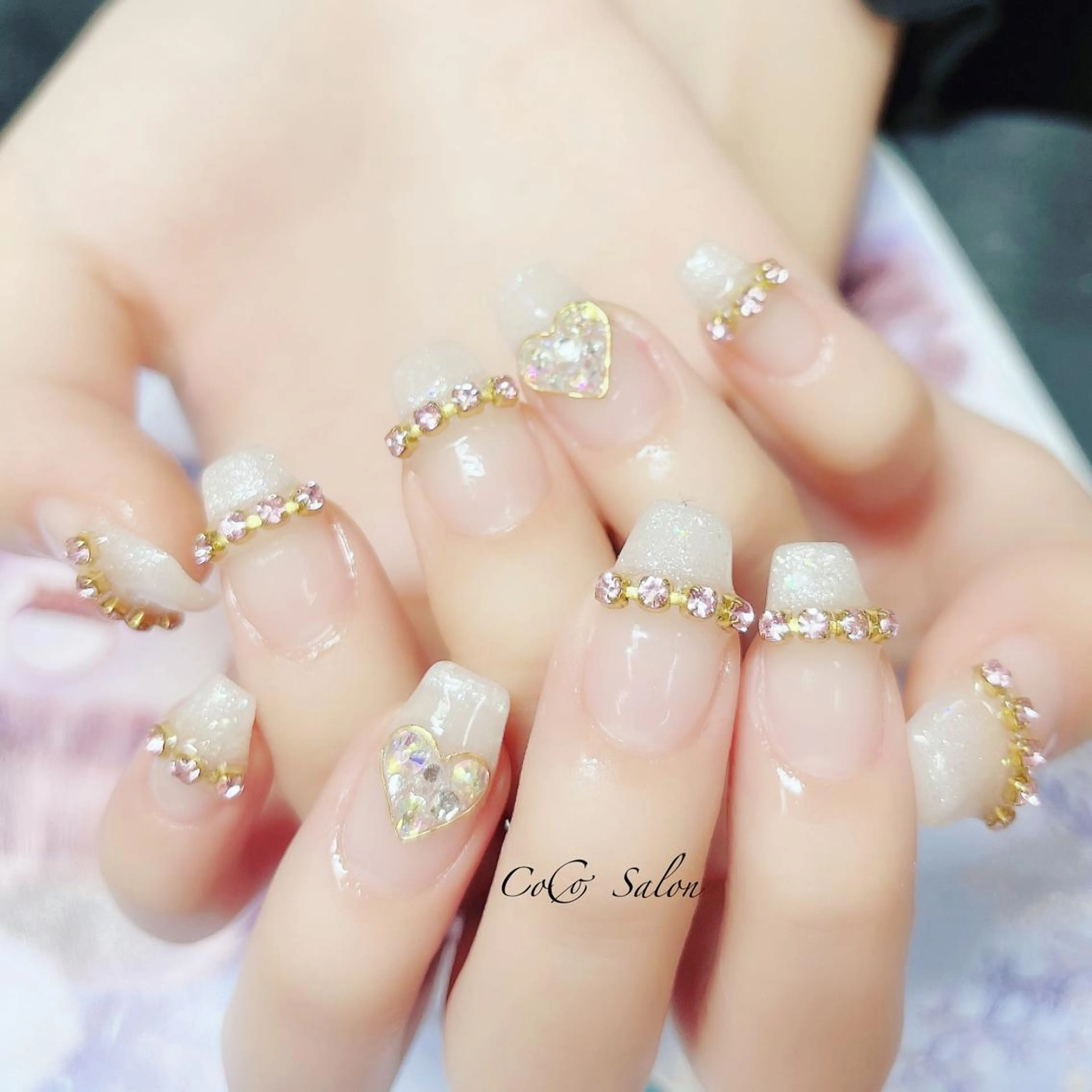 ネイル 長さ出し フレンチネイル ジェルネイル ハート ホログラムネイル ハンドネイル CoCoSalon ネイル/まつ毛予約のネイルデザイン